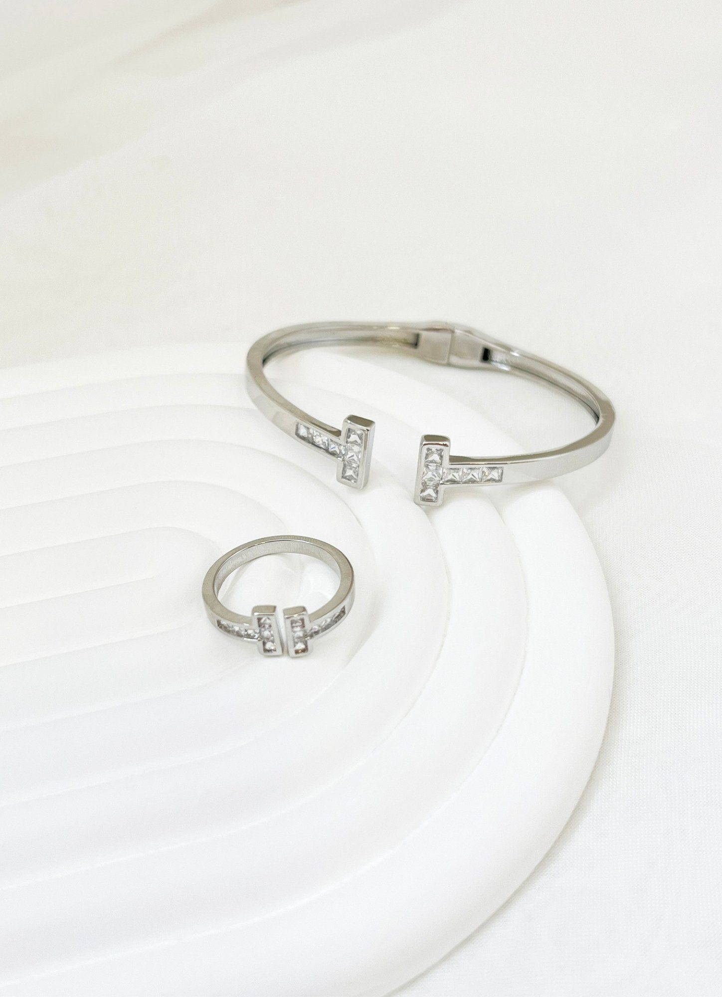 Anel Duas Hastes Cravejadas