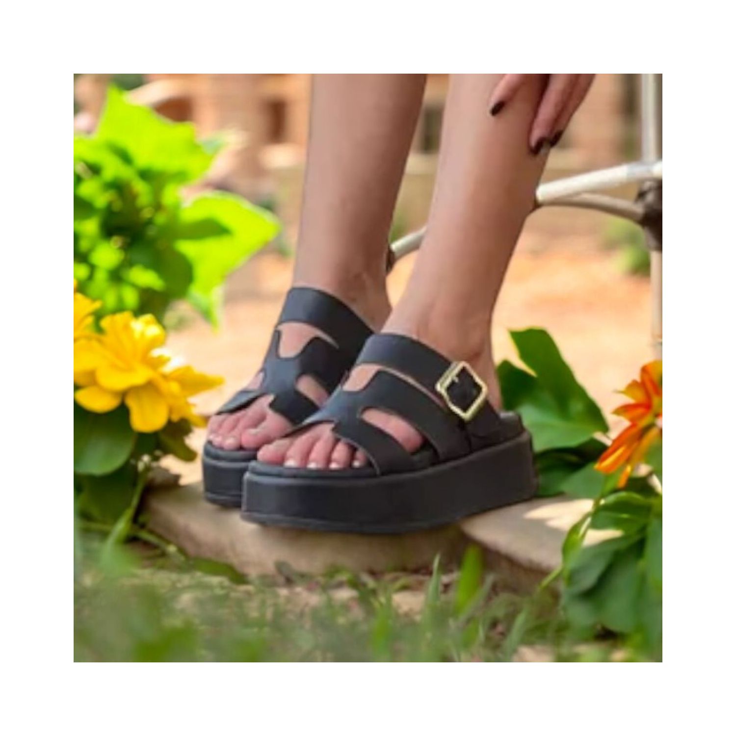 Sandália Flatform Papete Tiras em H com feiche 