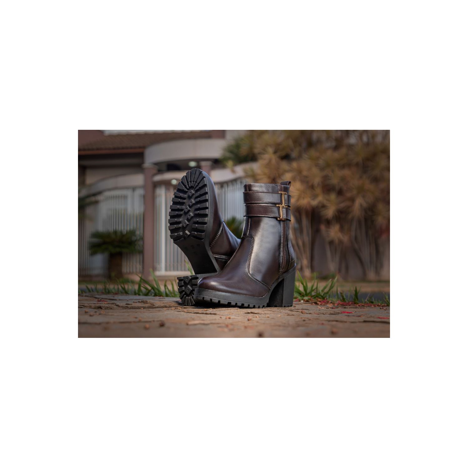 Bota Damers Feminina de Couro Legítimo Cano Curto