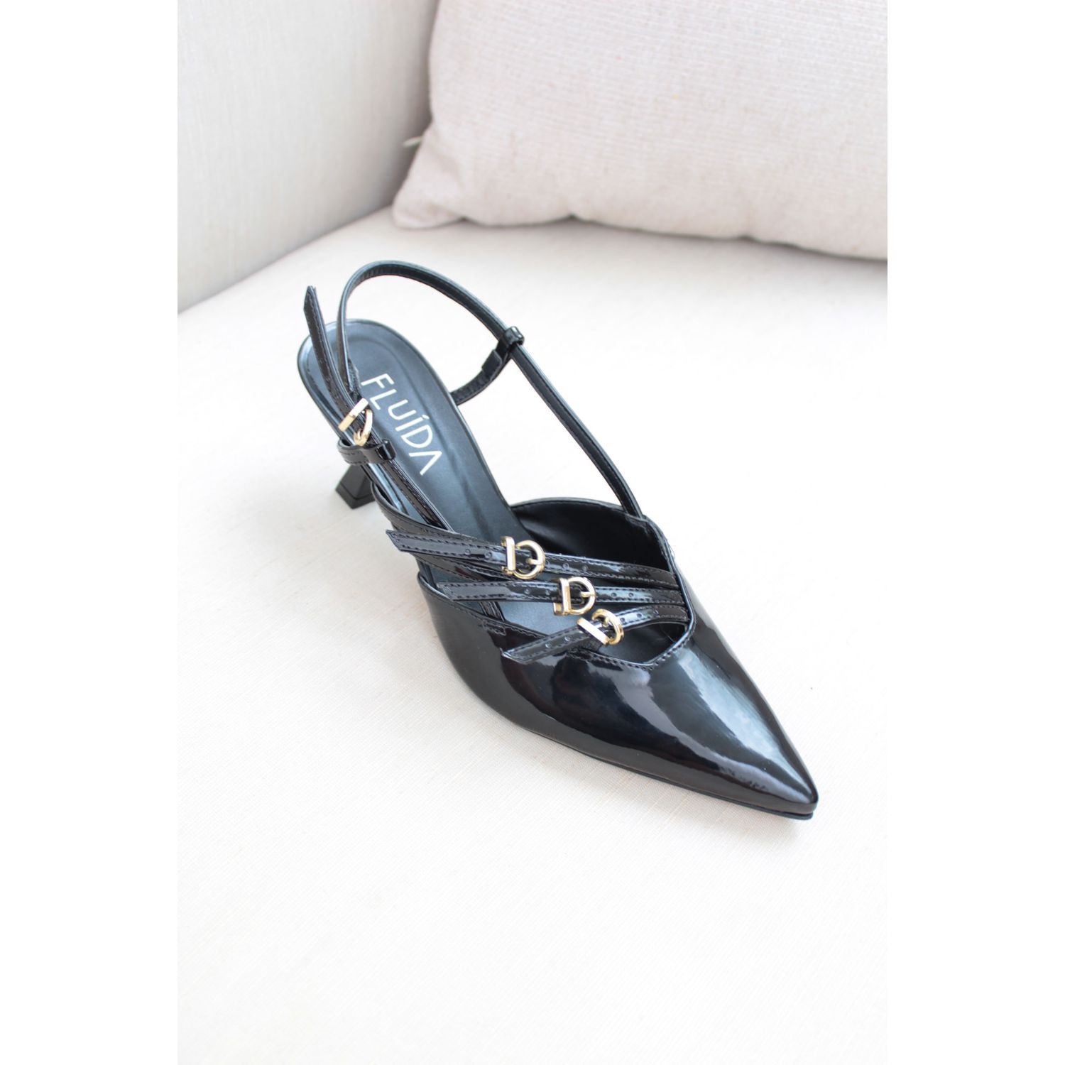 SCARPIN SLINGBACK PRETO VERNIZ AMÉLIA