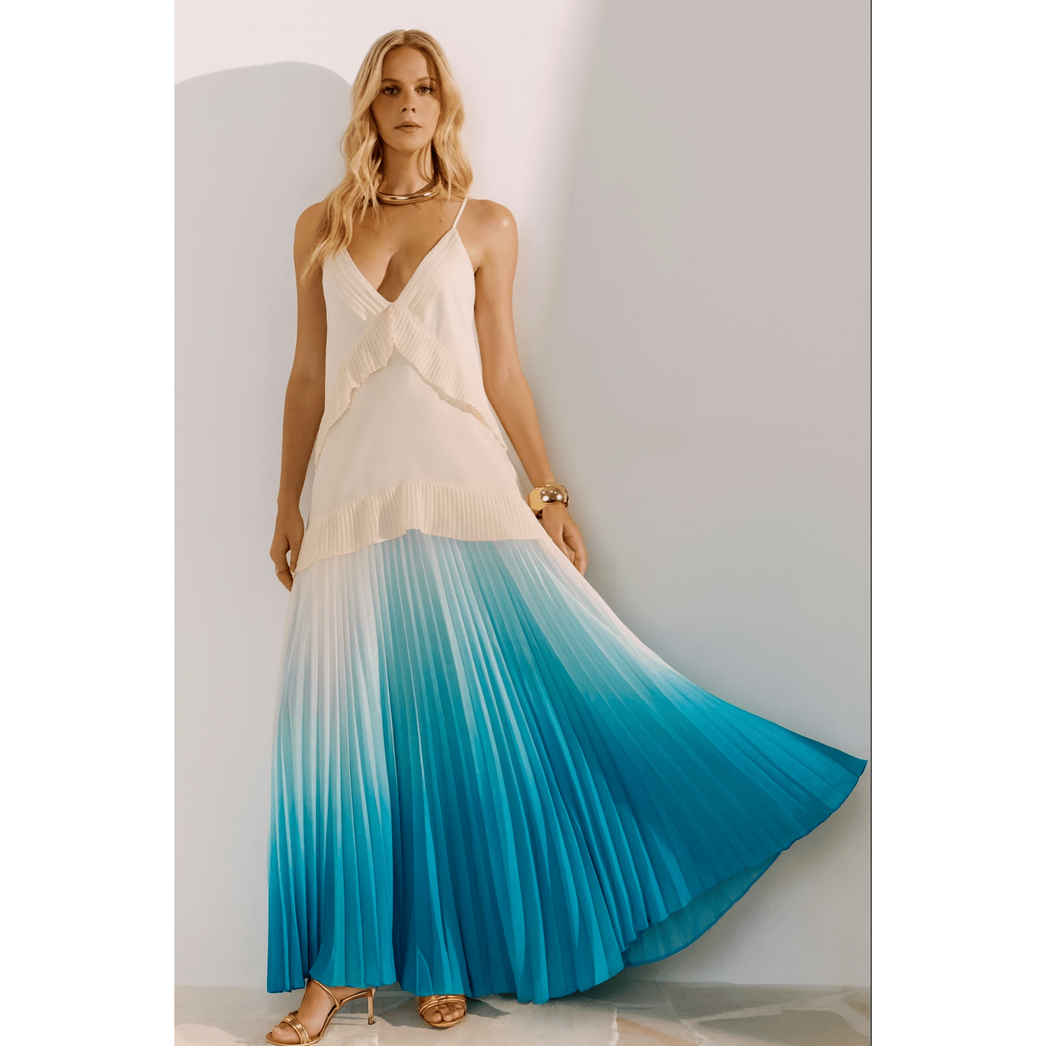 VESTIDO LONGO PLISSADO AZUL E BRANCO