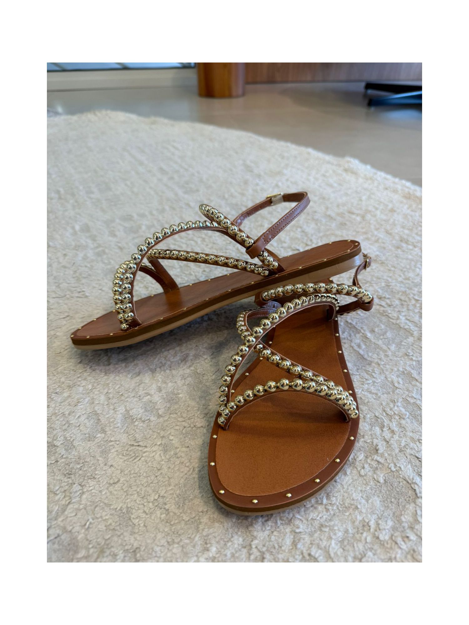 Rasteira CS Shoes Afrodite Caramelo E Dourado 