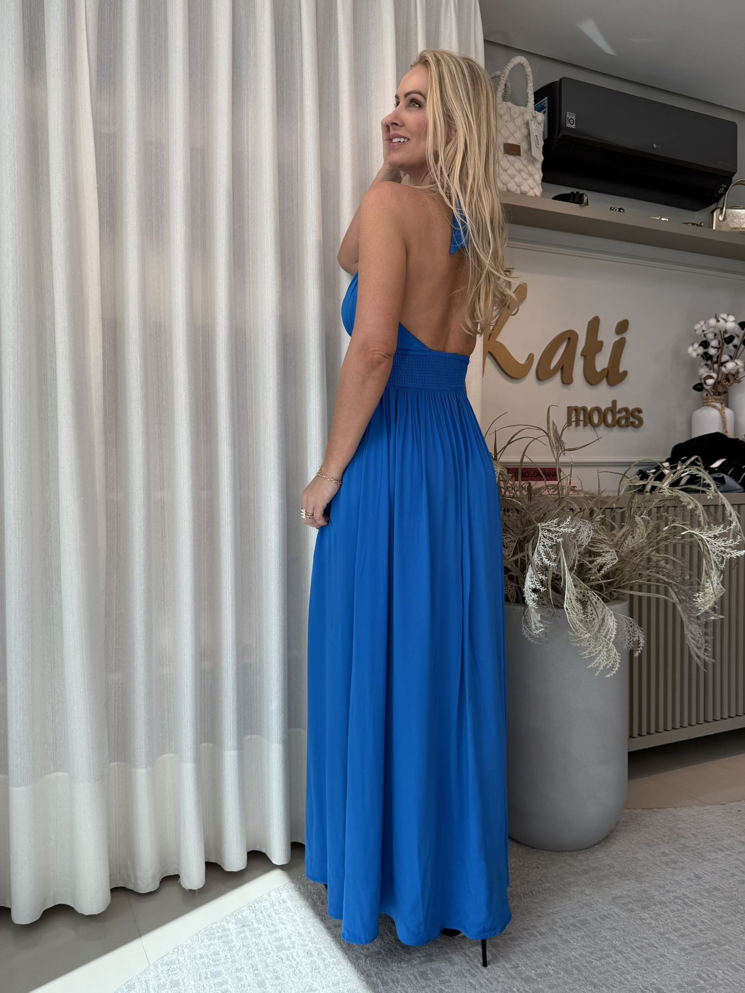 Vestido Lez a Lez Longo Fluido Com Decote Azul 3008