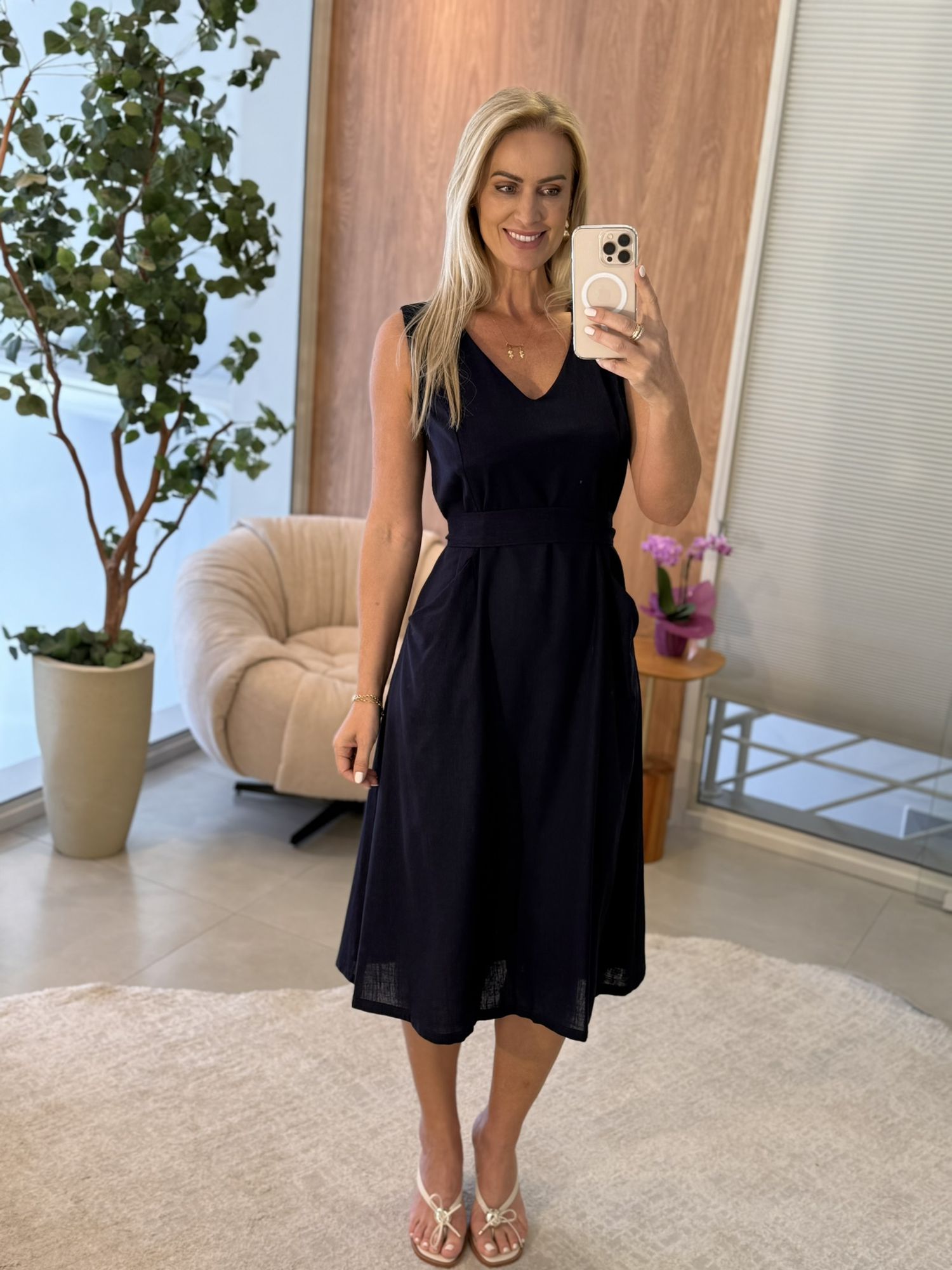 Vestido Linho Essencial Midi Azul Marinho 2410 