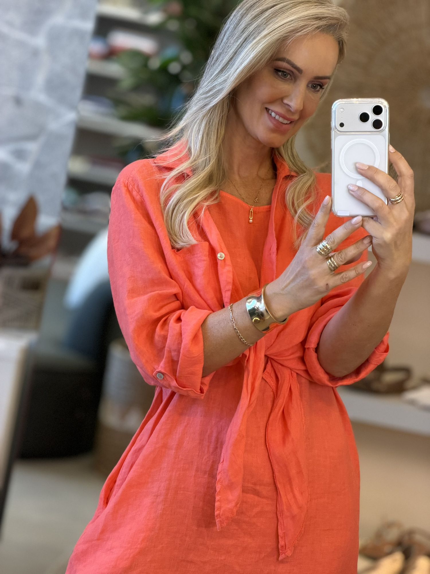 Camisa Em V Com Bolso Em Linho 100% Italiano Babi Coral 1812