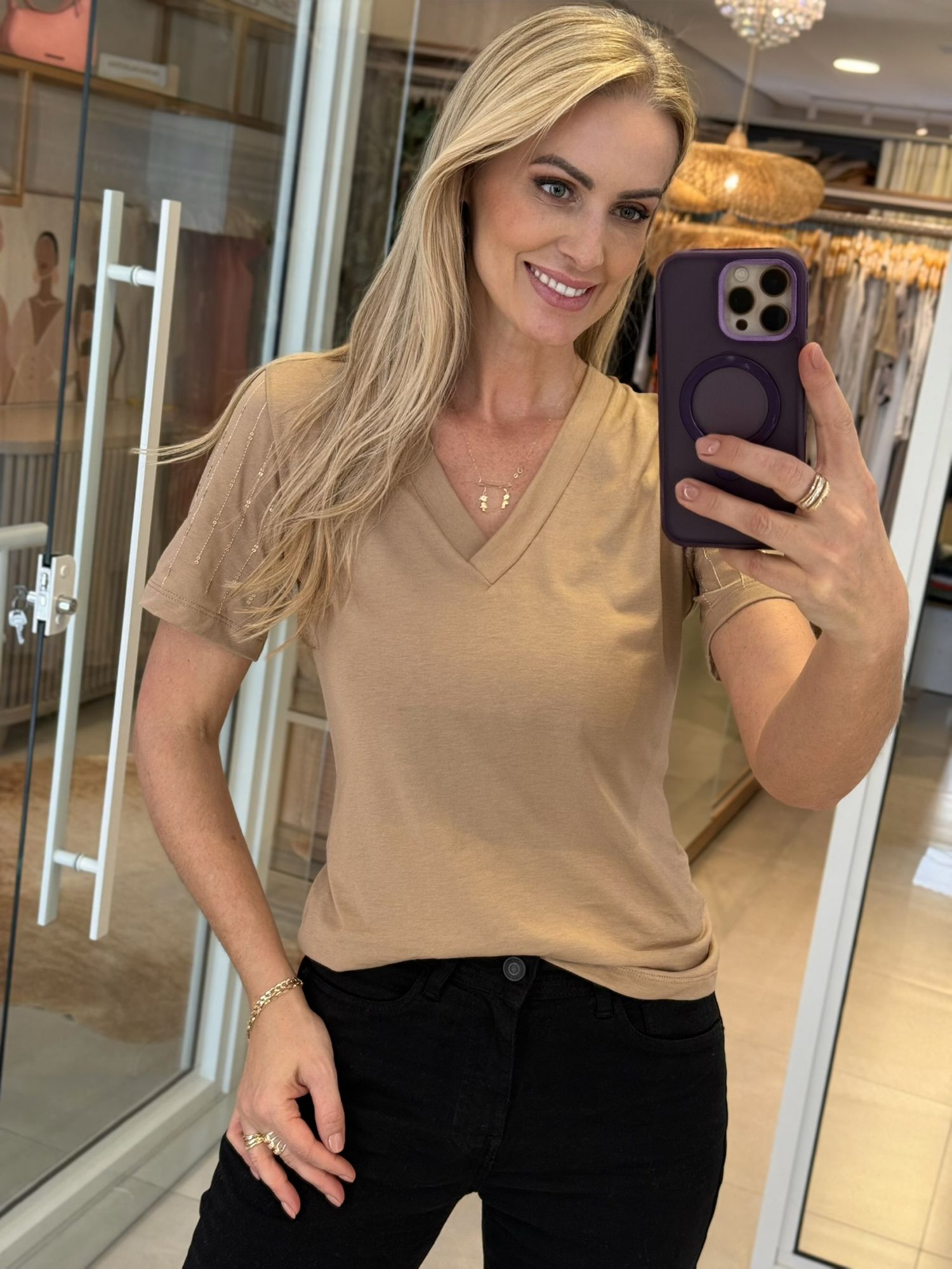 Blusa Lez a Lez Em Liocel Com Mangas Bordadas Bege 