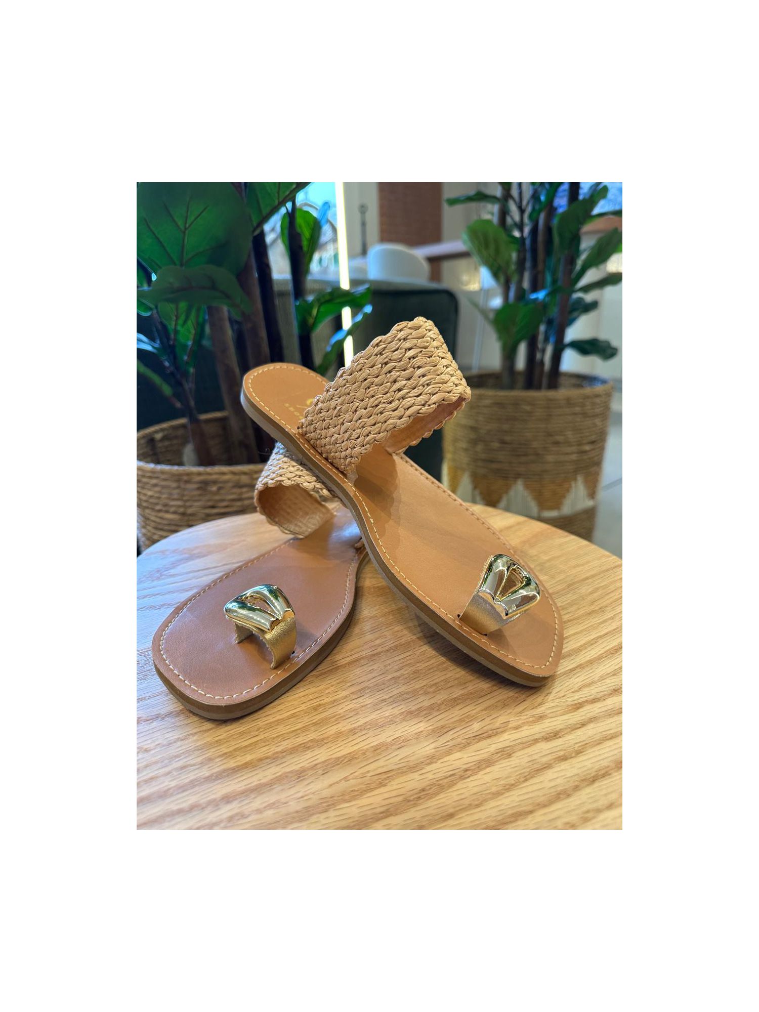 Rasteira CS Shoes Bibi Natural / Ouro 