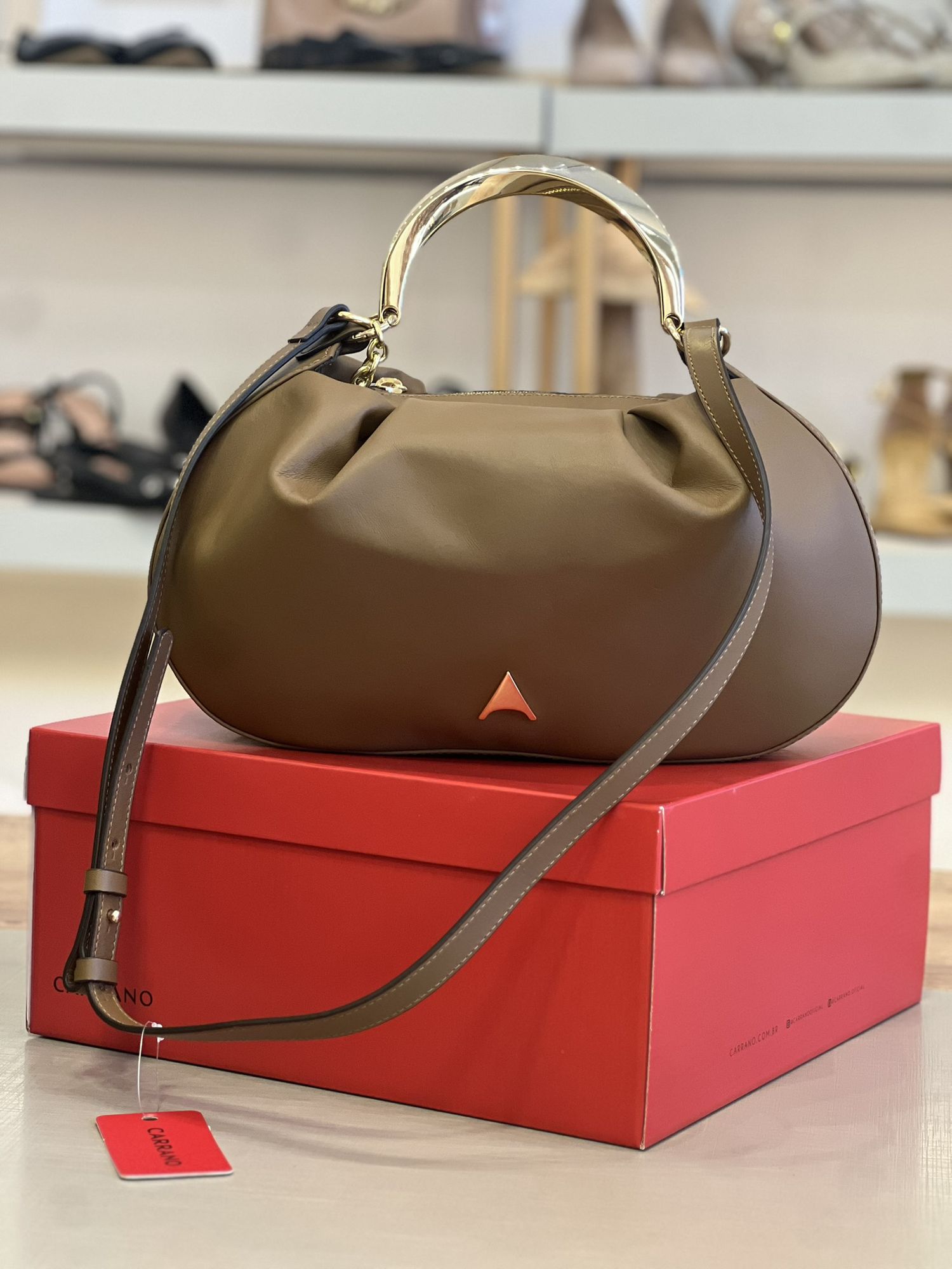 Bolsa Carrano Ring Catherine Média Couro Camel 