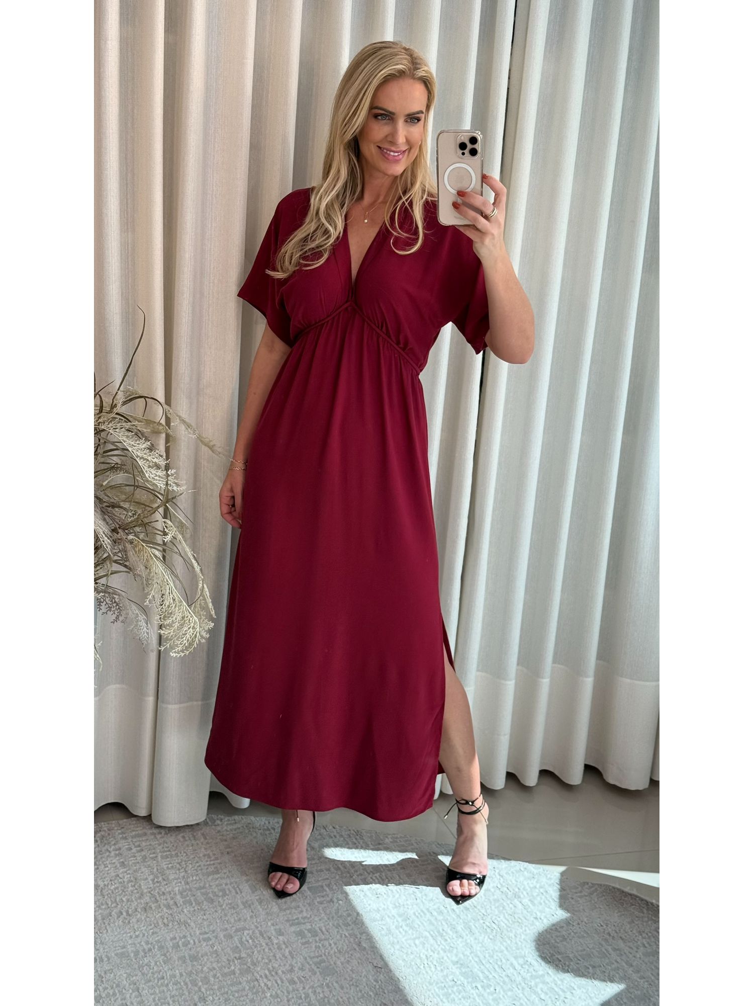 Vestido Morena Rosa Ajustado Decote V Manga Curta Longo Bordo 3008