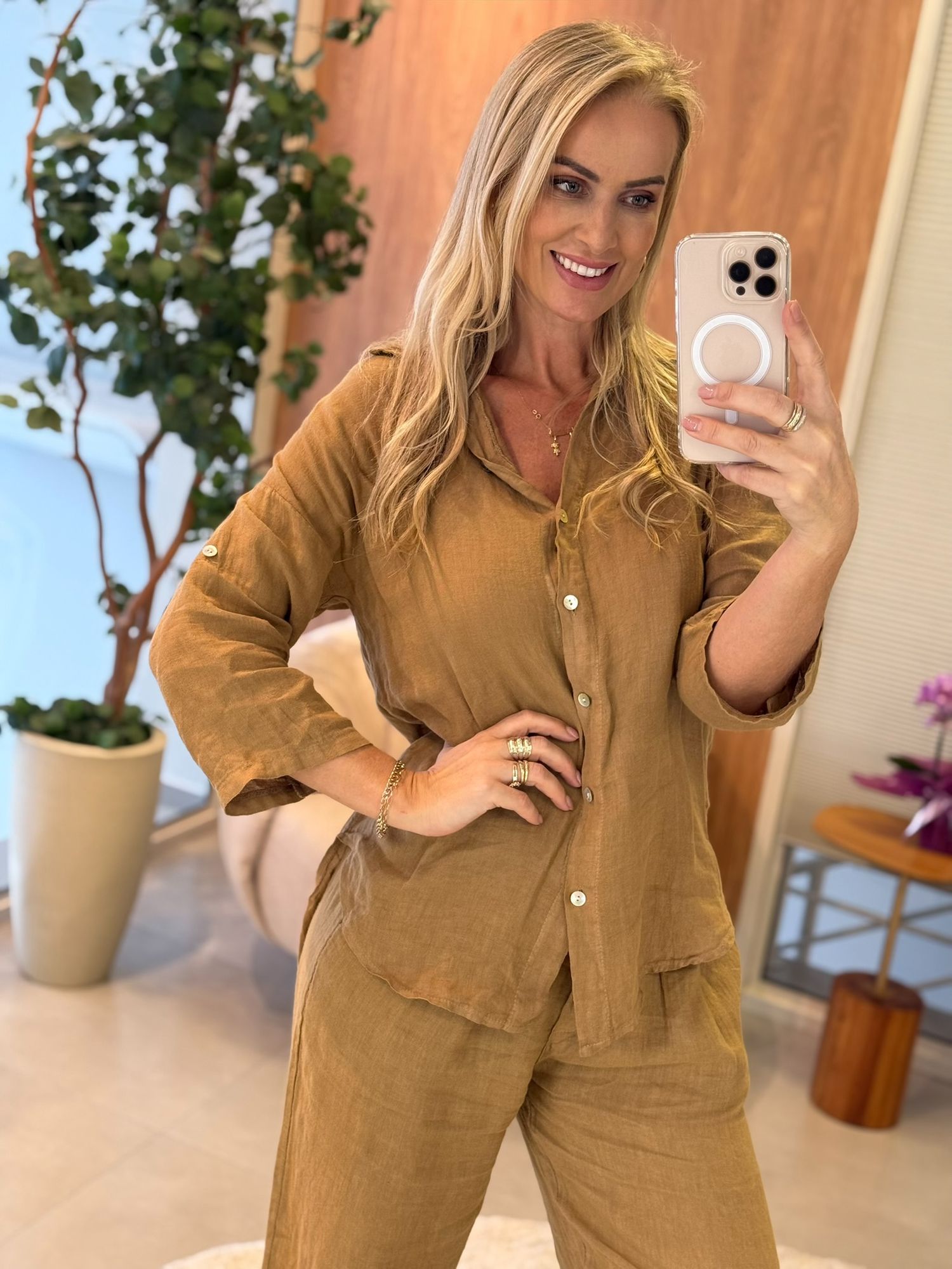 Camisa Lisa Em Linho 100% Italiano Caramelo Laura
