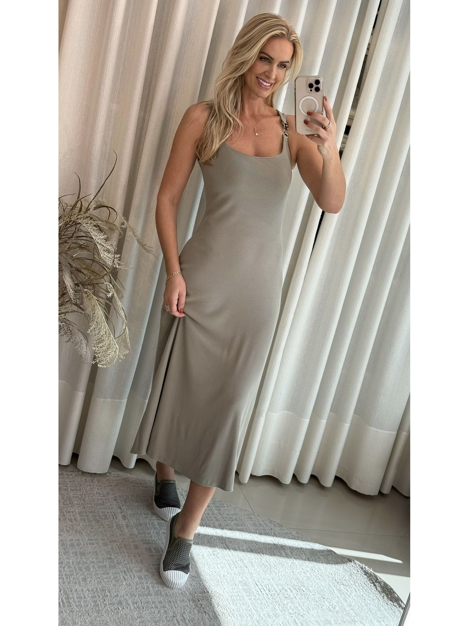 Vestido Lez a Lez Midi Canelado Com Enfeites Metalizados Cinza 3008