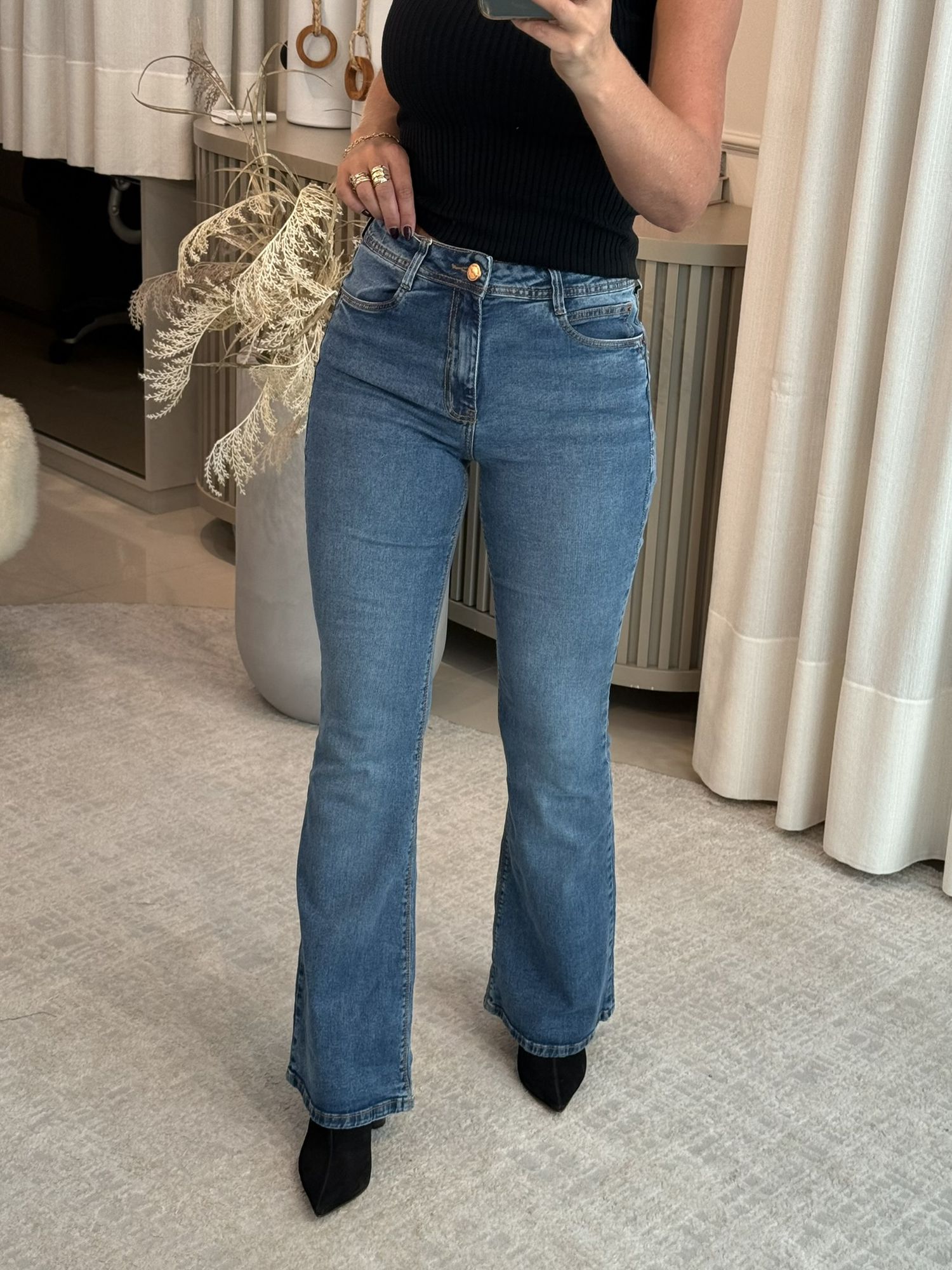Calça Jeans Flare Com Elastano e Cintura Alta 0505