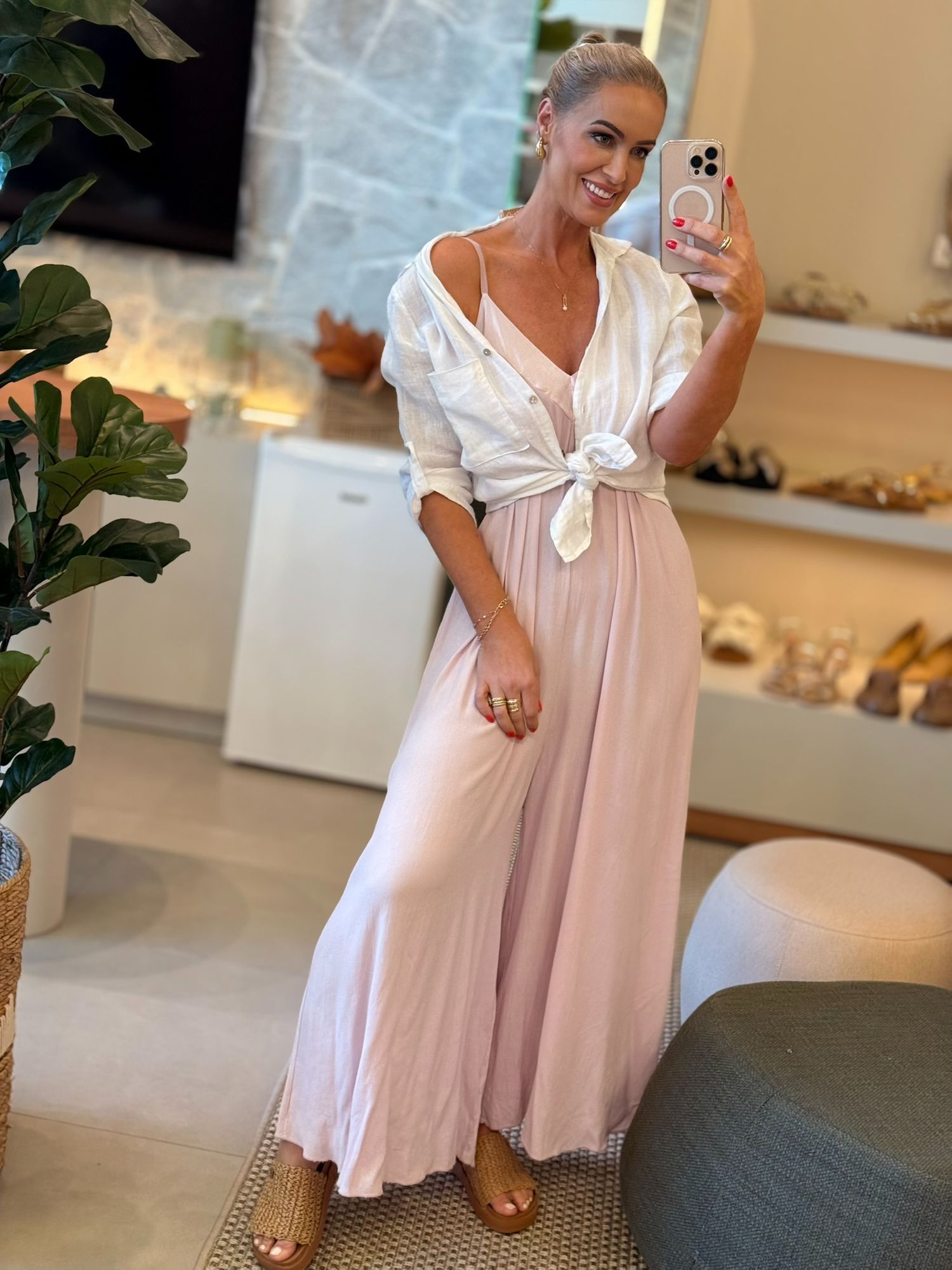 Macacão MS Com Detalhe Em Cetim No Decote V Rosa Claro 1411 