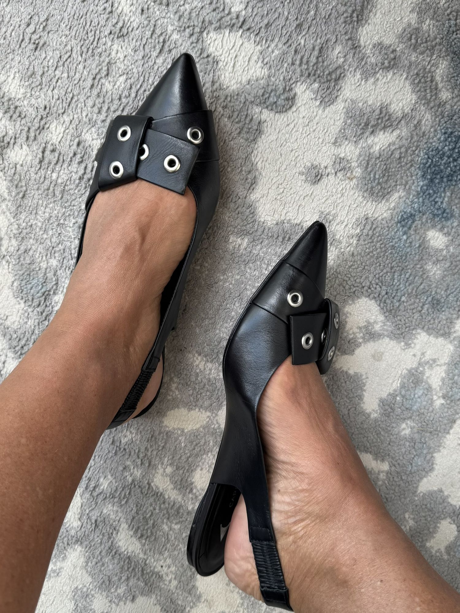 Sapatilha Slingback Laço Ilhós Couro Preto