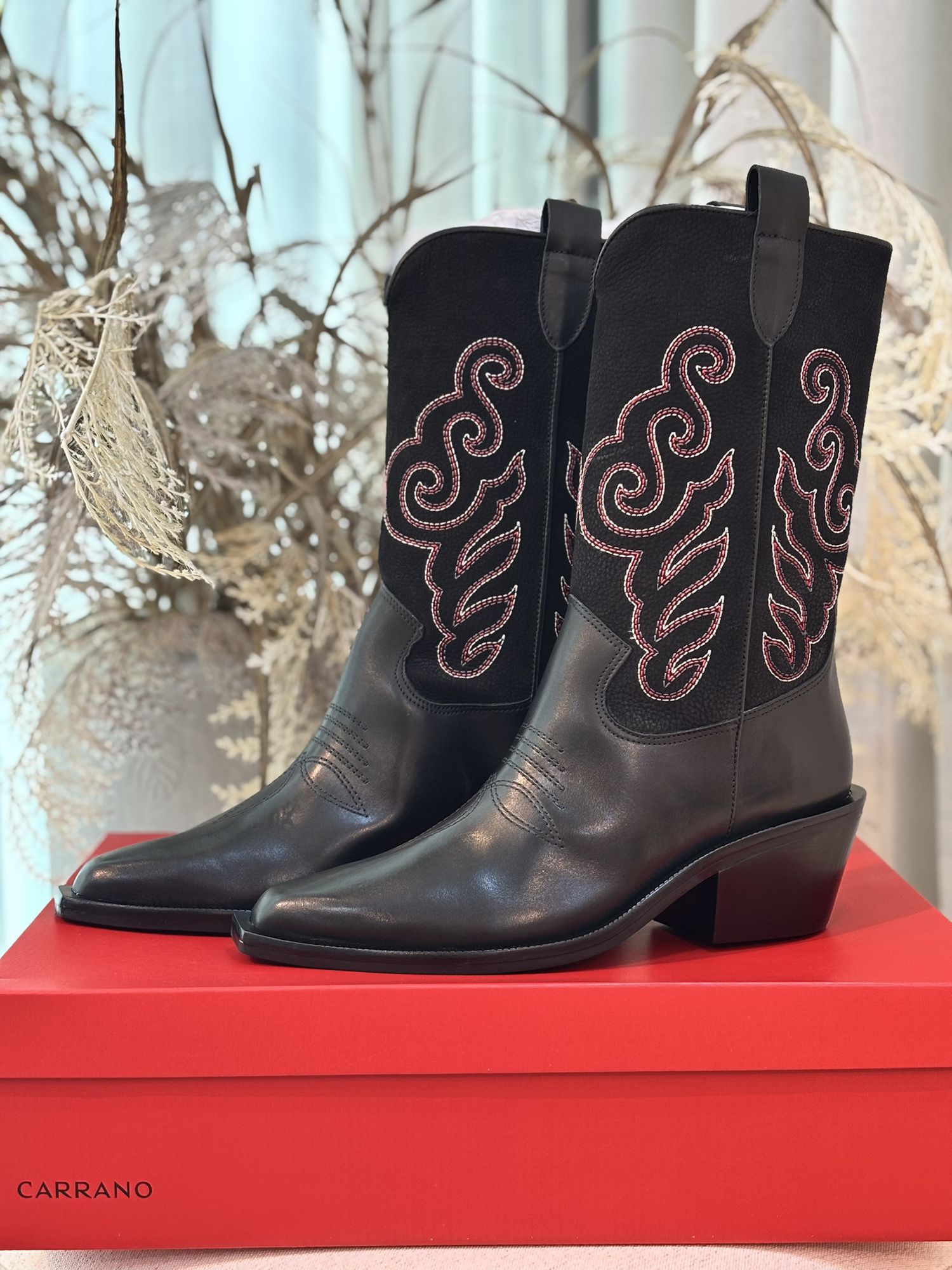 Bota Western Bordado Salto Bloco Couro Preto