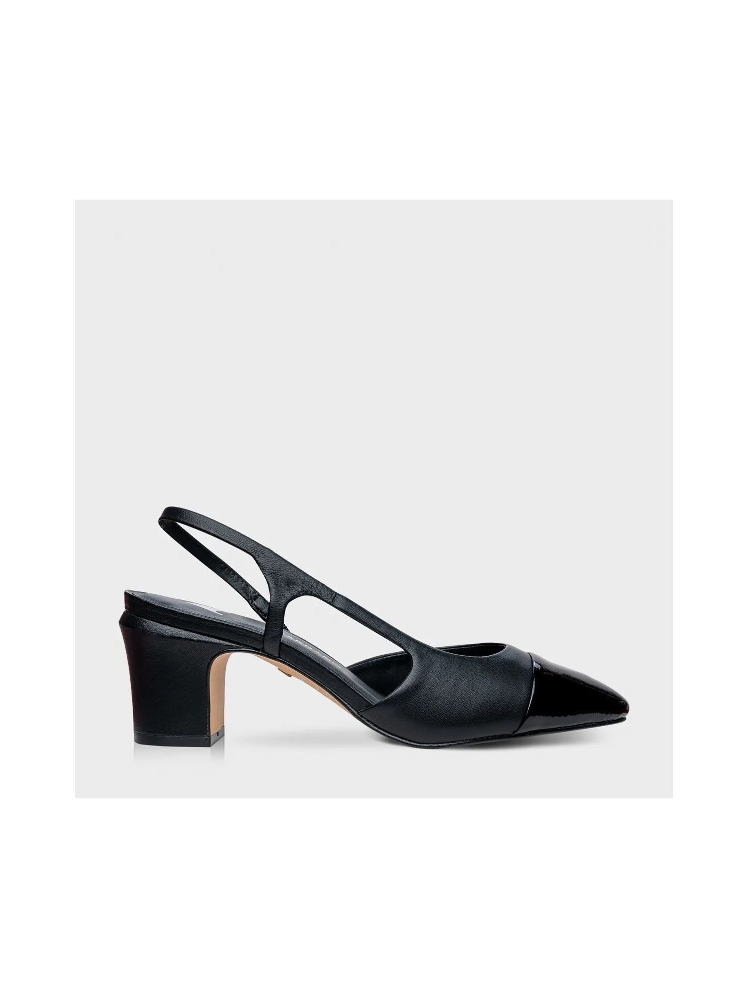 Scarpin Slingback Cap Toe Couro Preto