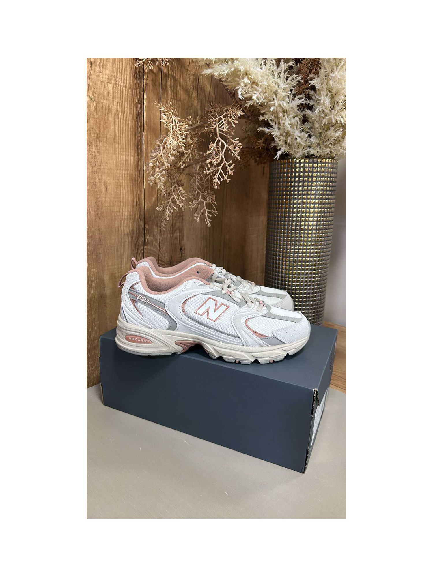 Tênis New Balance 530csb branco e rosa