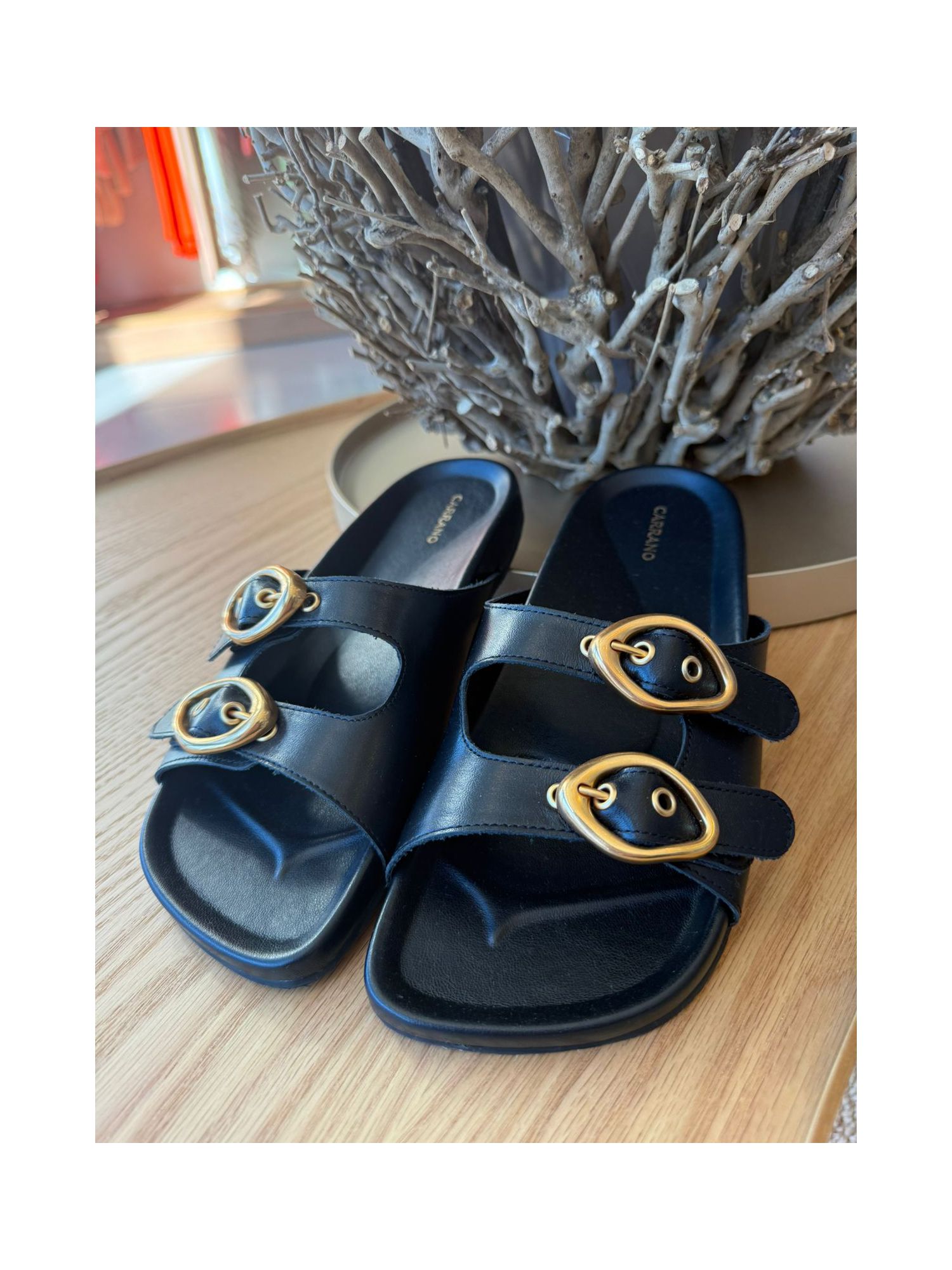 Chinelo Flat Slide Carrano Couro Preto 2909