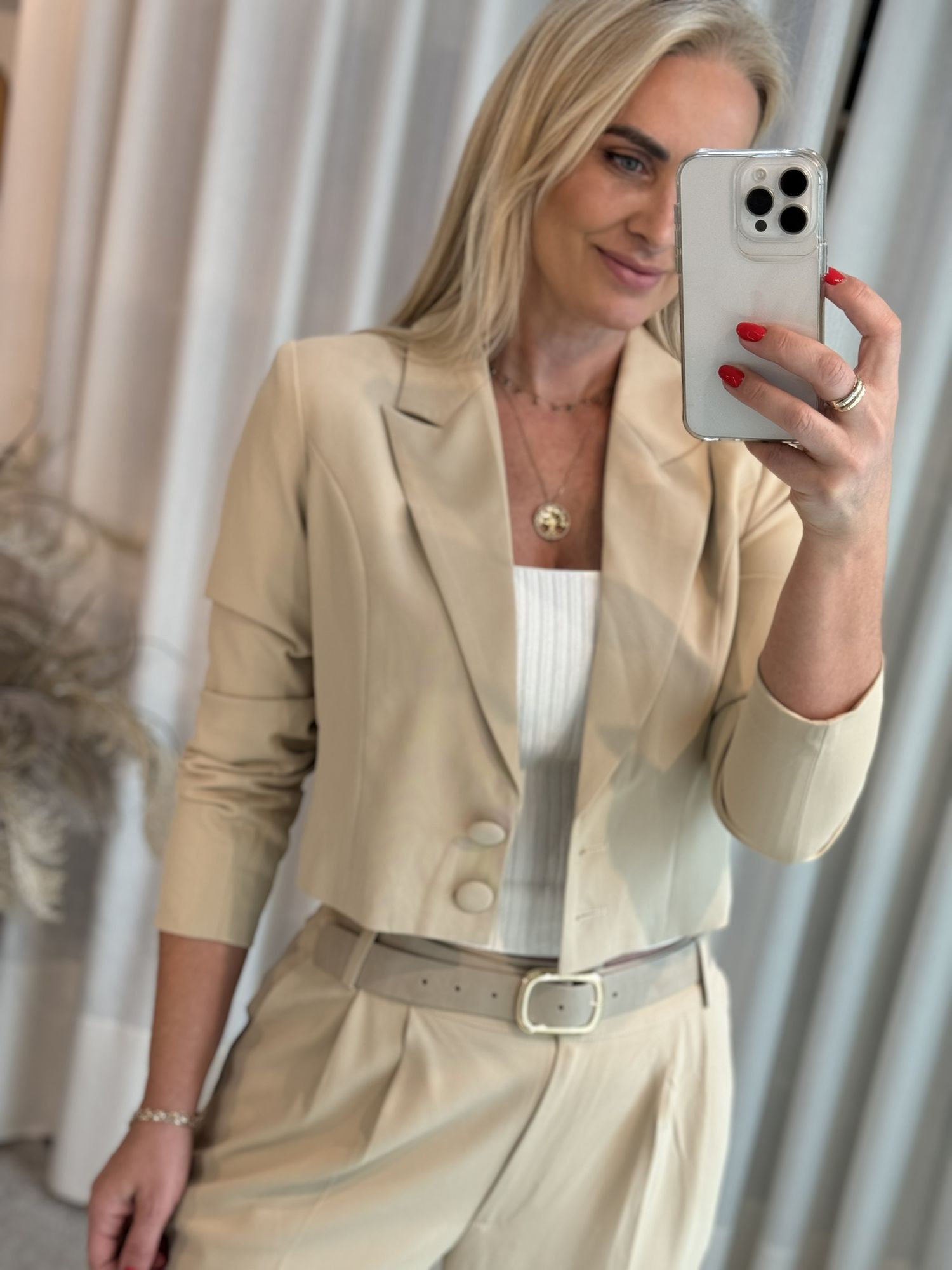 Blazer Manga Longa Cropped Alfaiataria Bege