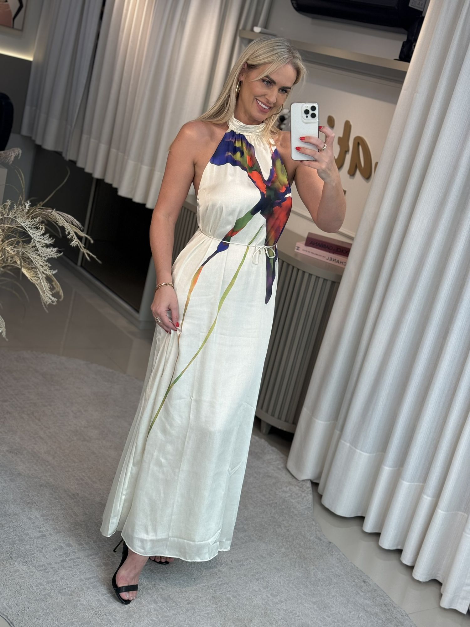 Vestido Morena Rosa Longo Gola Alta Abertura Cóstas Cru
