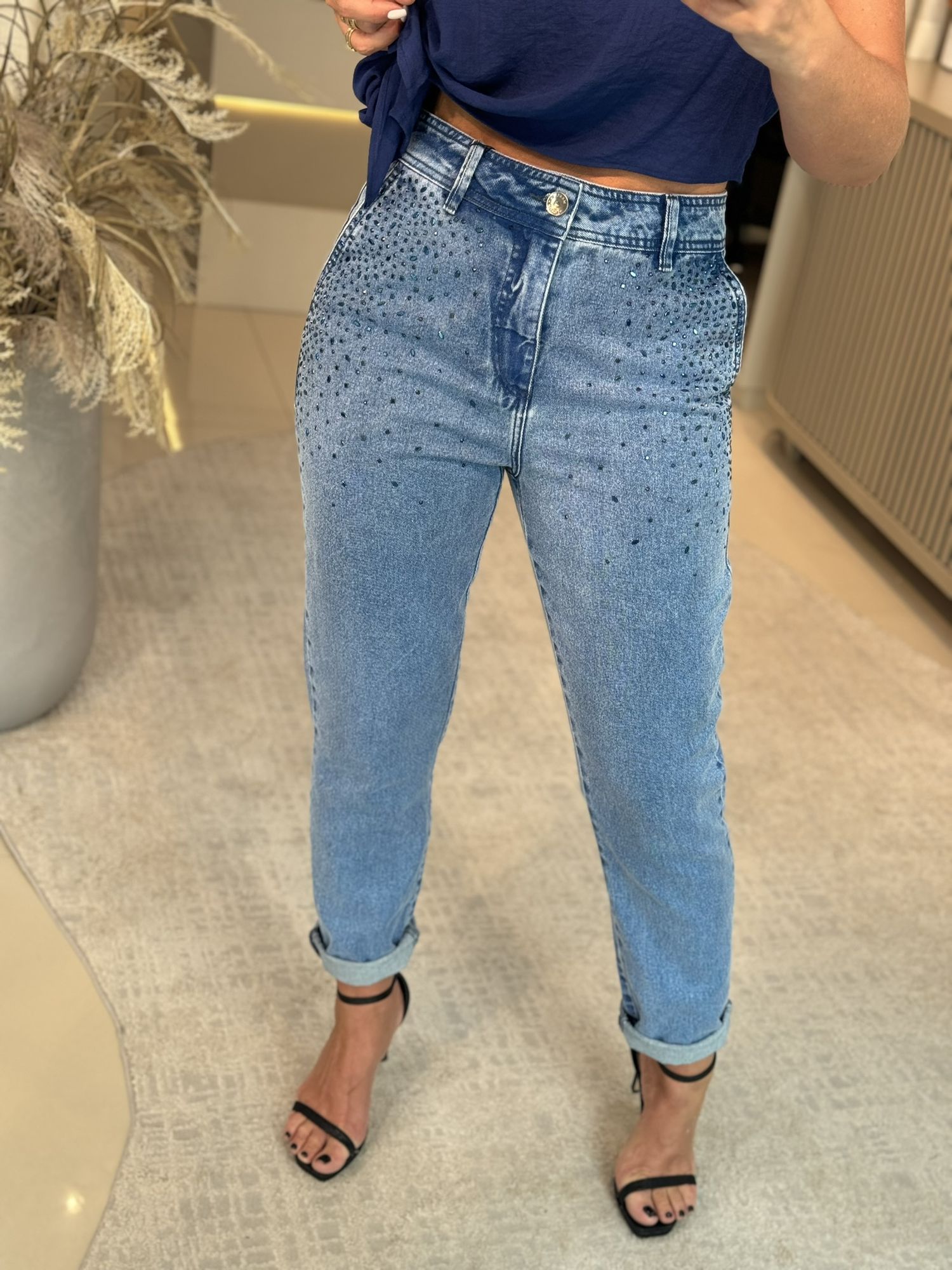 Calca Maria.Valentina Mom Cós Alto Com Termocolante Jeans