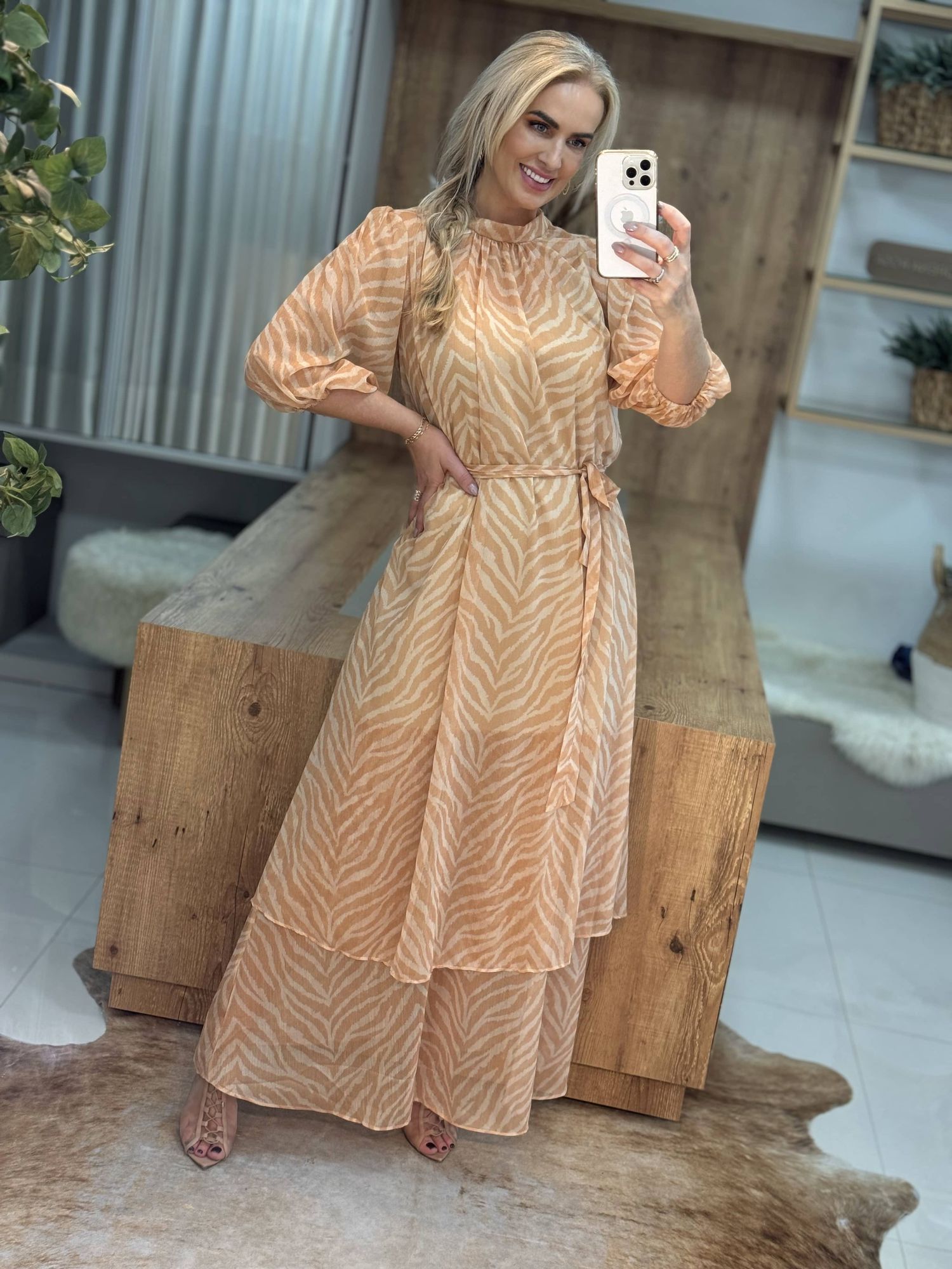 Vestido Longo em Chiffon Zebra com Cinto