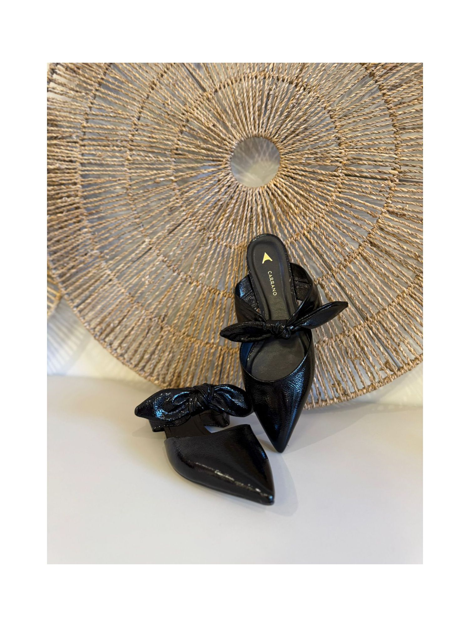 Mule Flat Knot Couro Verniz Preto