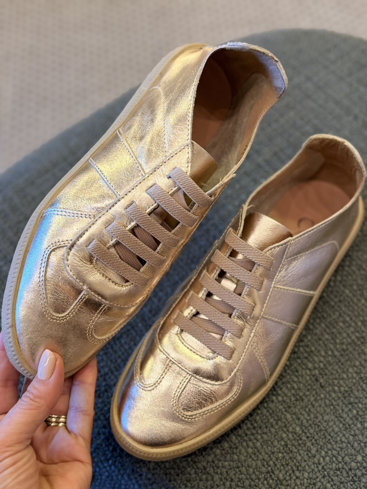 Tênis CS Shoes Em Couro Dourado 0312