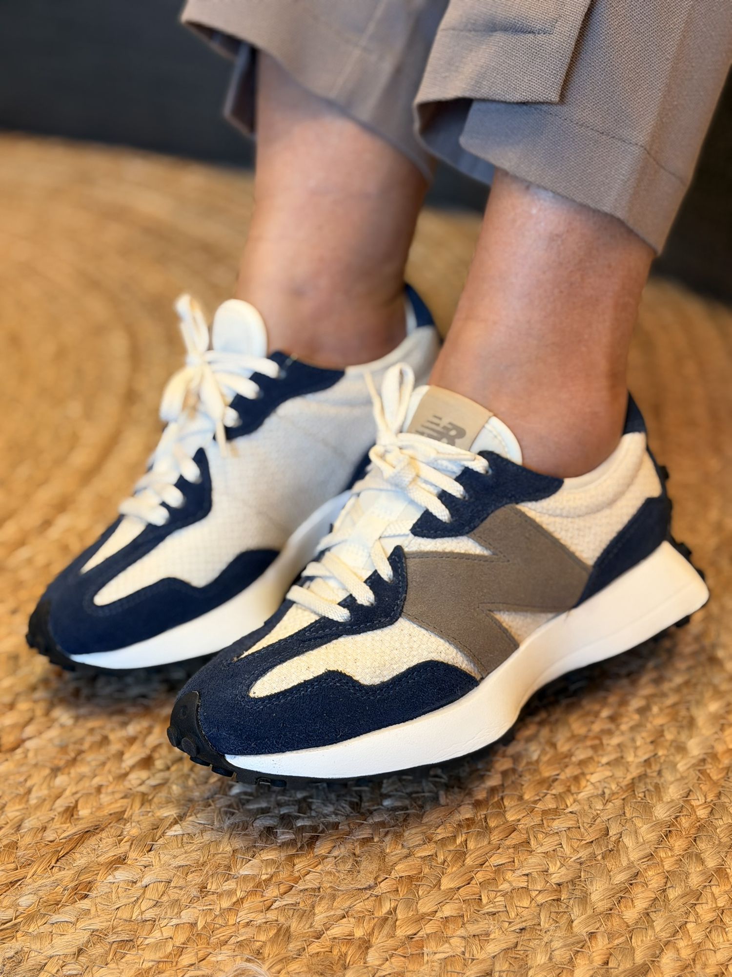 Tênis New Balance 327v1 Marinho/Marrom 1102