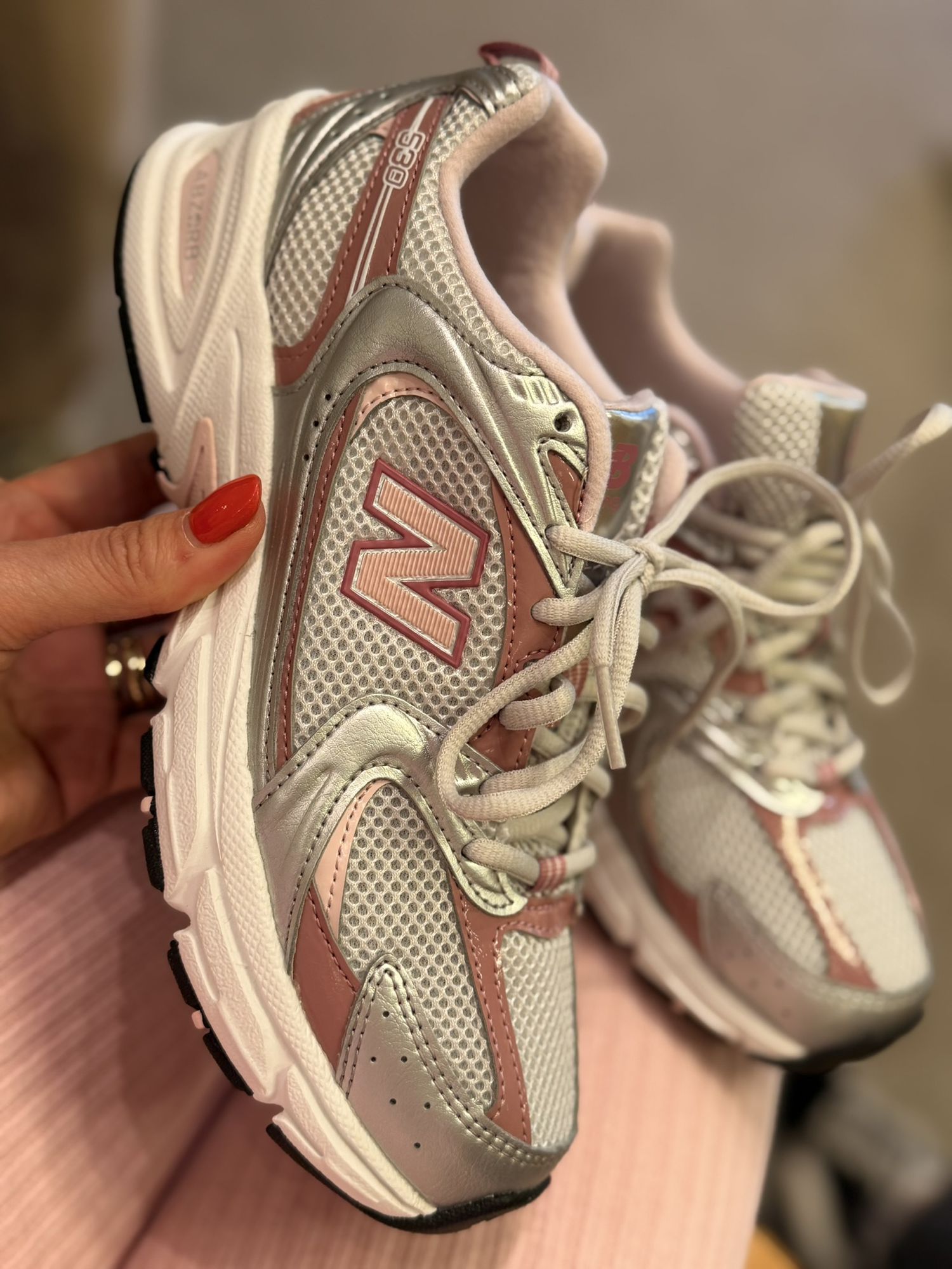 Tênis New Balance Rosa/Prata 1102