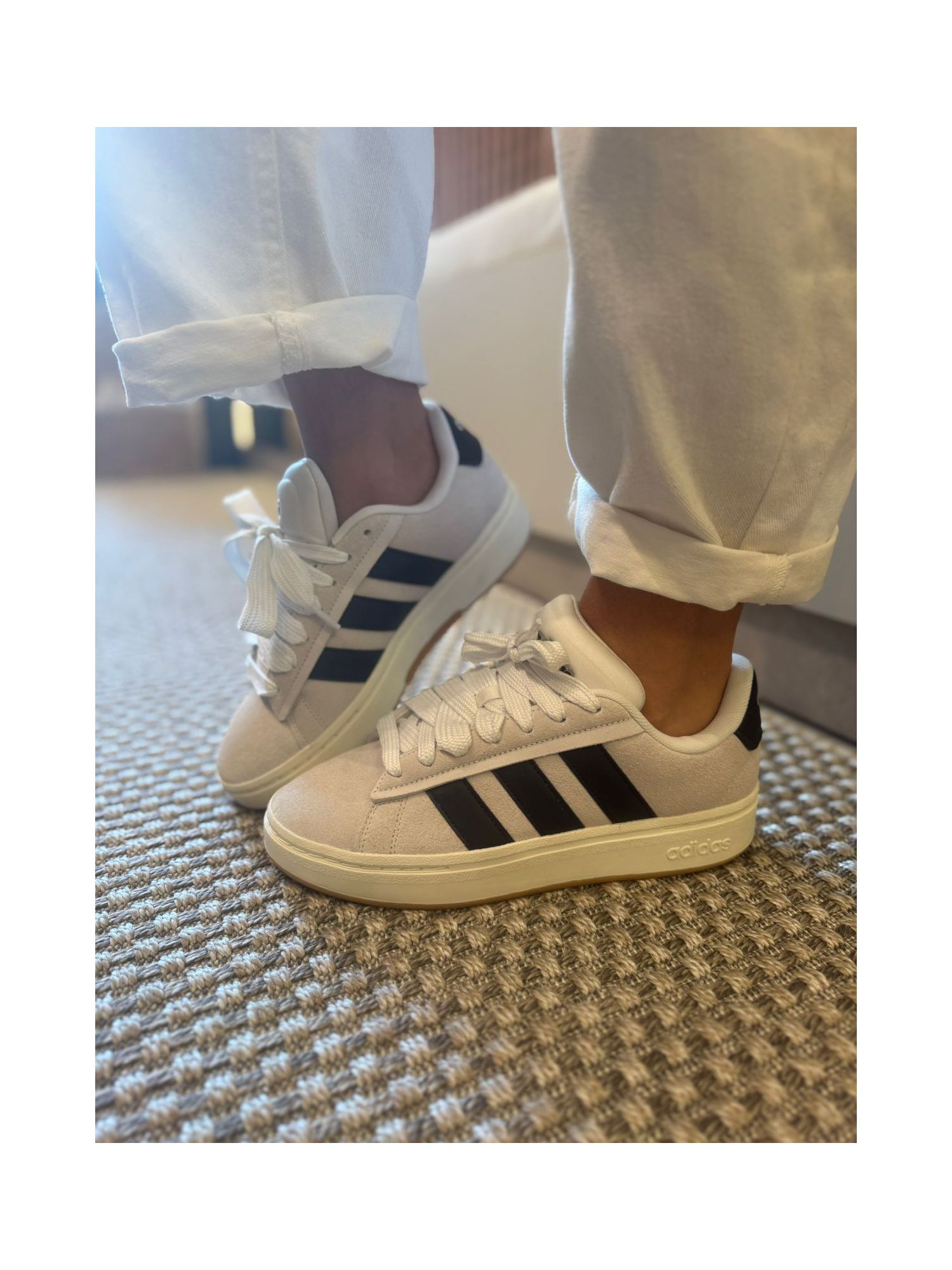 Tênis Adidas Preto e Cristal White Grand Court Alpha JP7631
