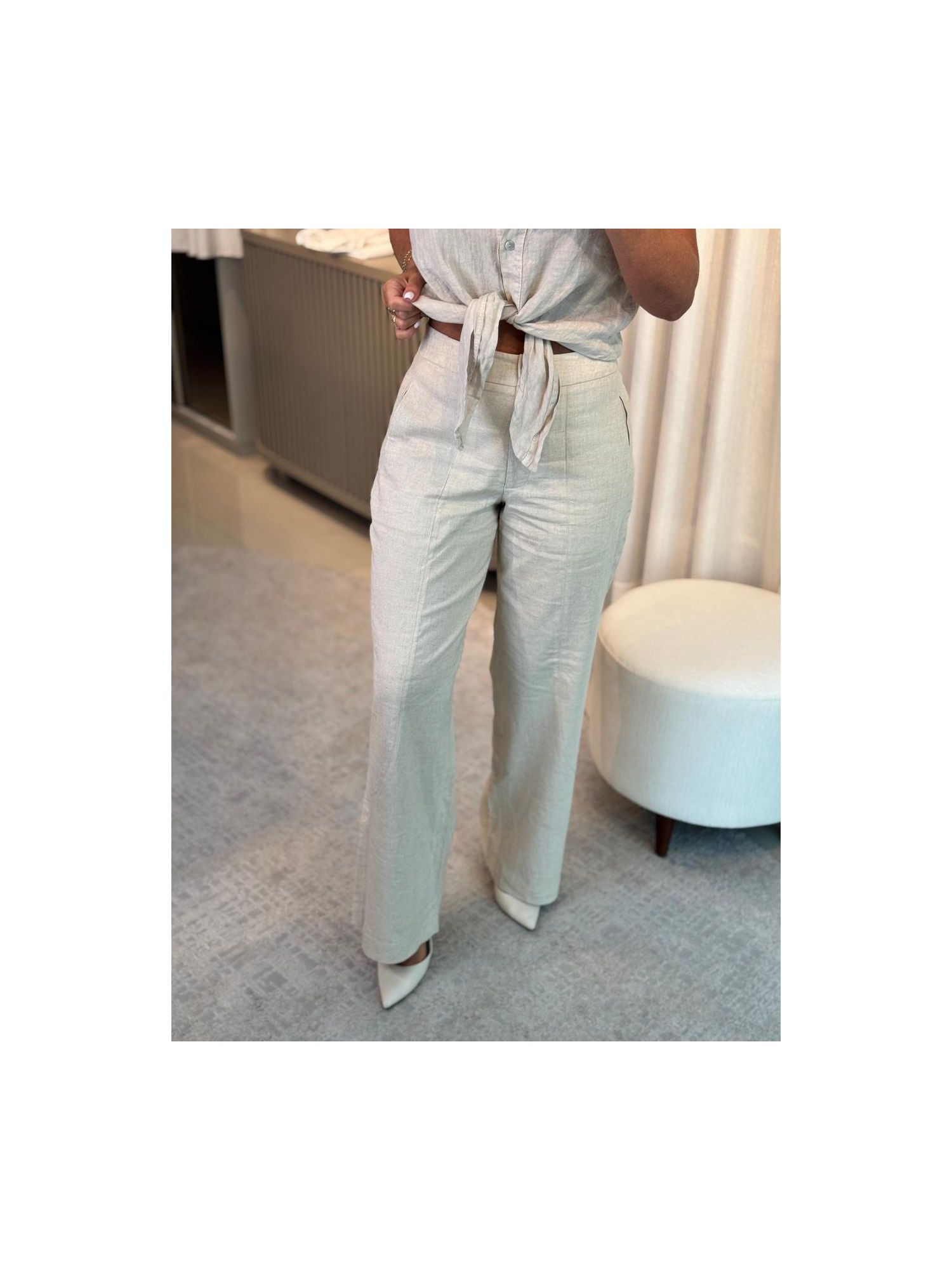 Calça Vanews De Viscolinho Com Bolsos Bege