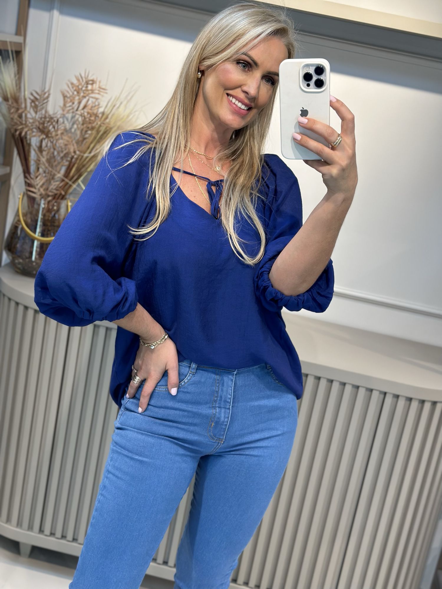 Blusa Bata Em Shantung Com Franzido Decote Azul