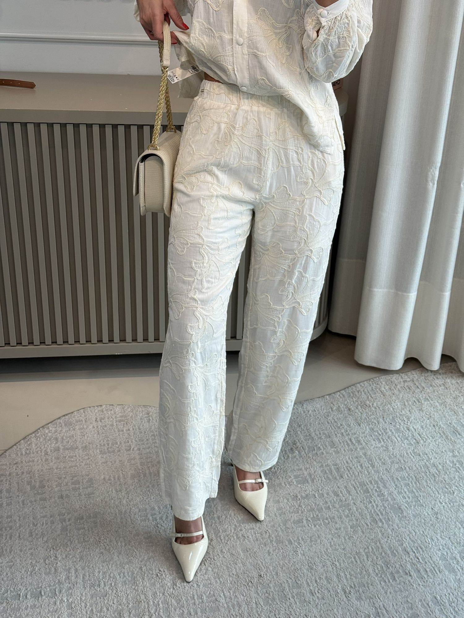 Calça Biamar Reta Com Bordados Off White 1607