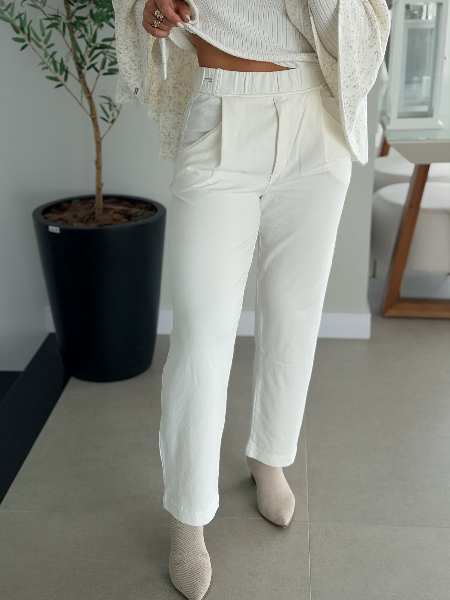 Calça Biamar Reta Em Moletom Com Detalhes Em Cotelê Off White 1001 