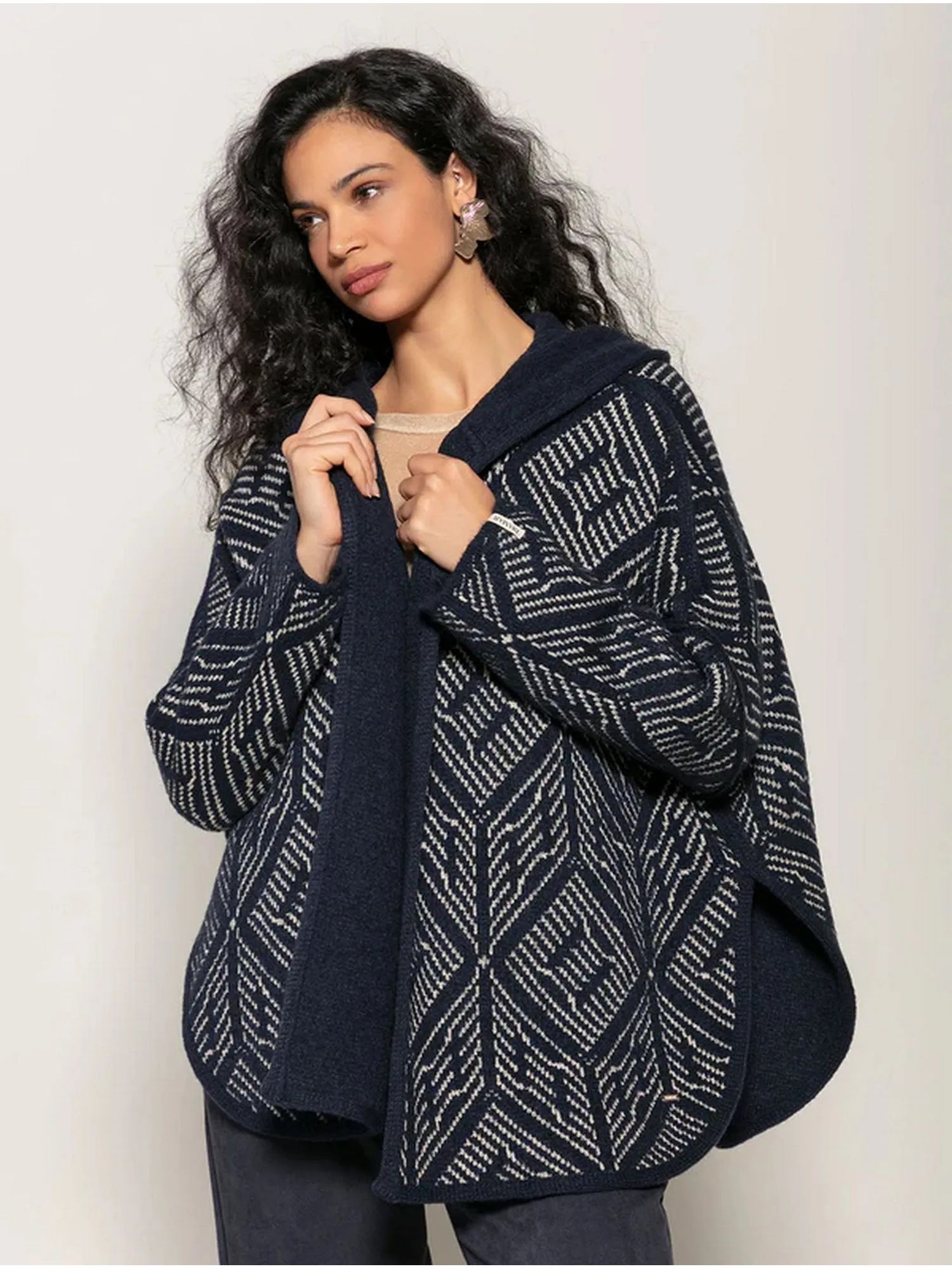 Capa Biamar Reversível Padronagem Geométrica E Capuz Azul 1601