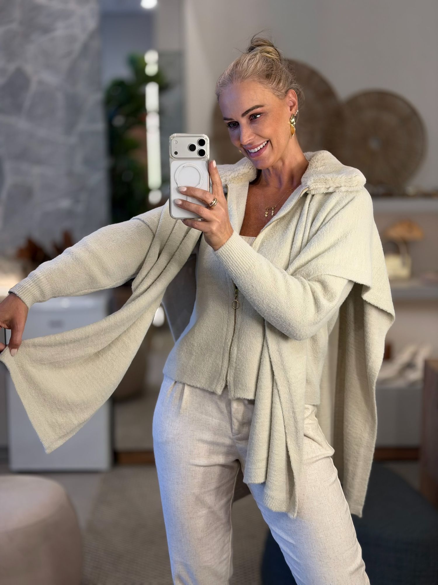 Casaco Biamar Fio Pluma Com Gola E Capa Removível Bege 1201