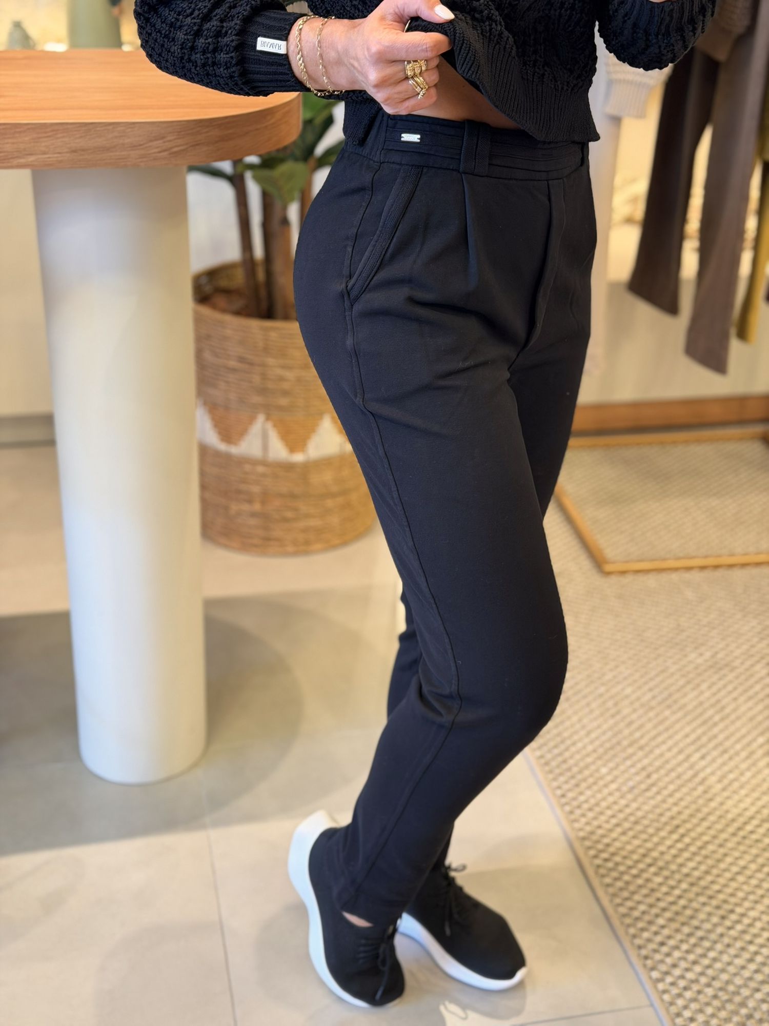 Calça Biamar Com Detalhe No Cós Elástico Na Cintura Preto 0801 