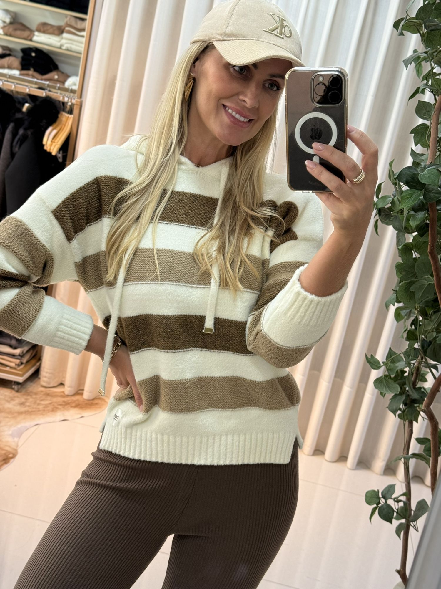 Blusa Nori Nuvem Com Capuz Caramelo 2205