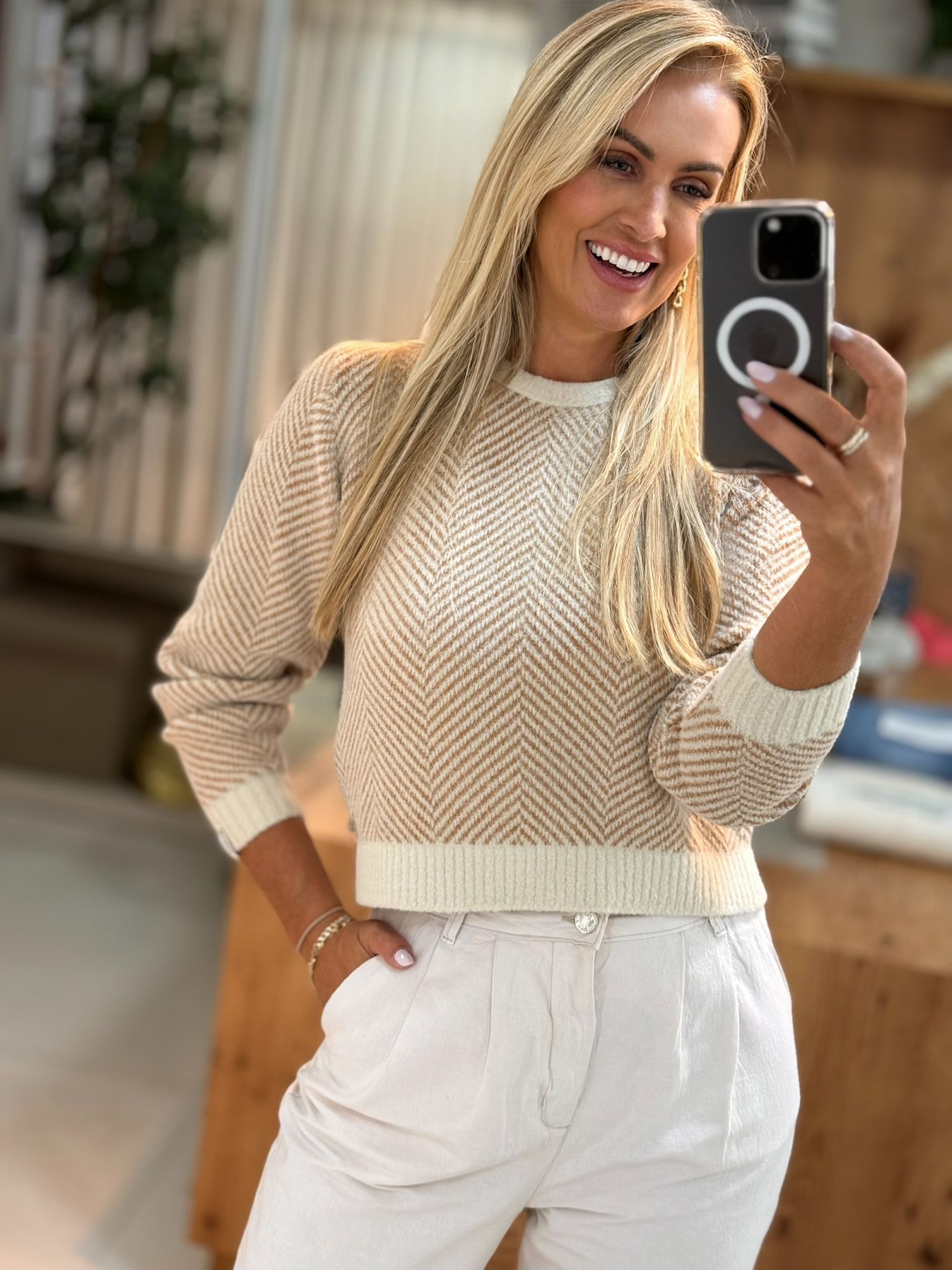 Blusa Biamar Listrada Em Fio Pluma Bege