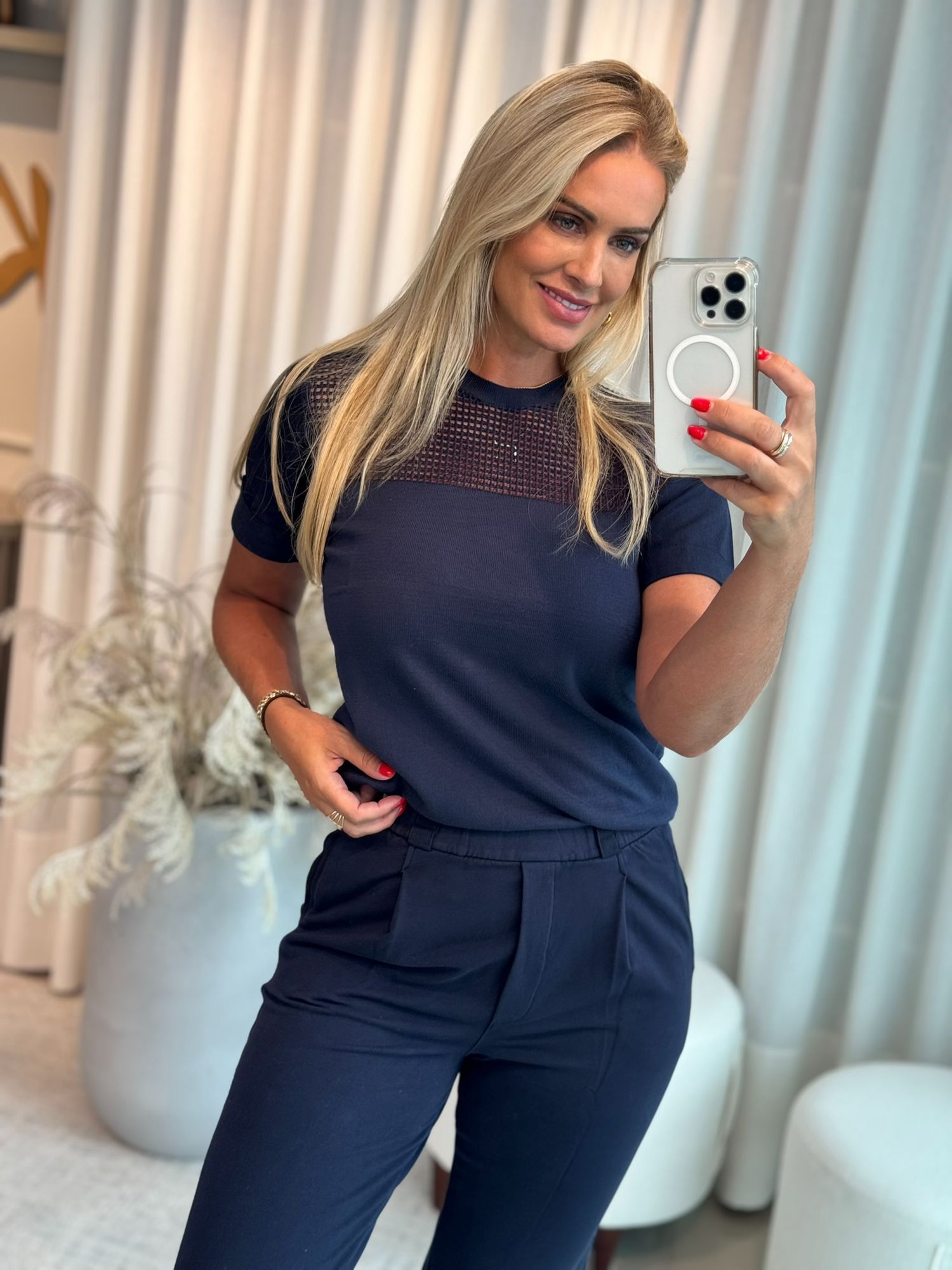 Blusa Biamar Com Detalhe Vazado Azul Marinho 