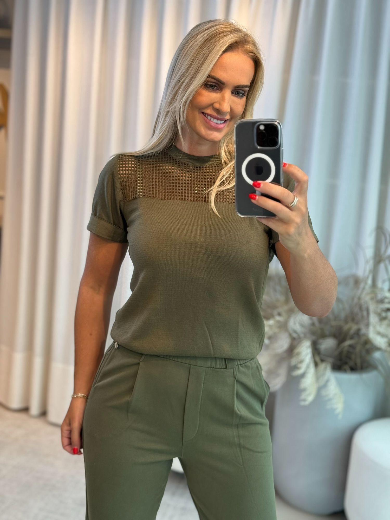 Blusa Biamar Com Detalhe Vazado Verde 