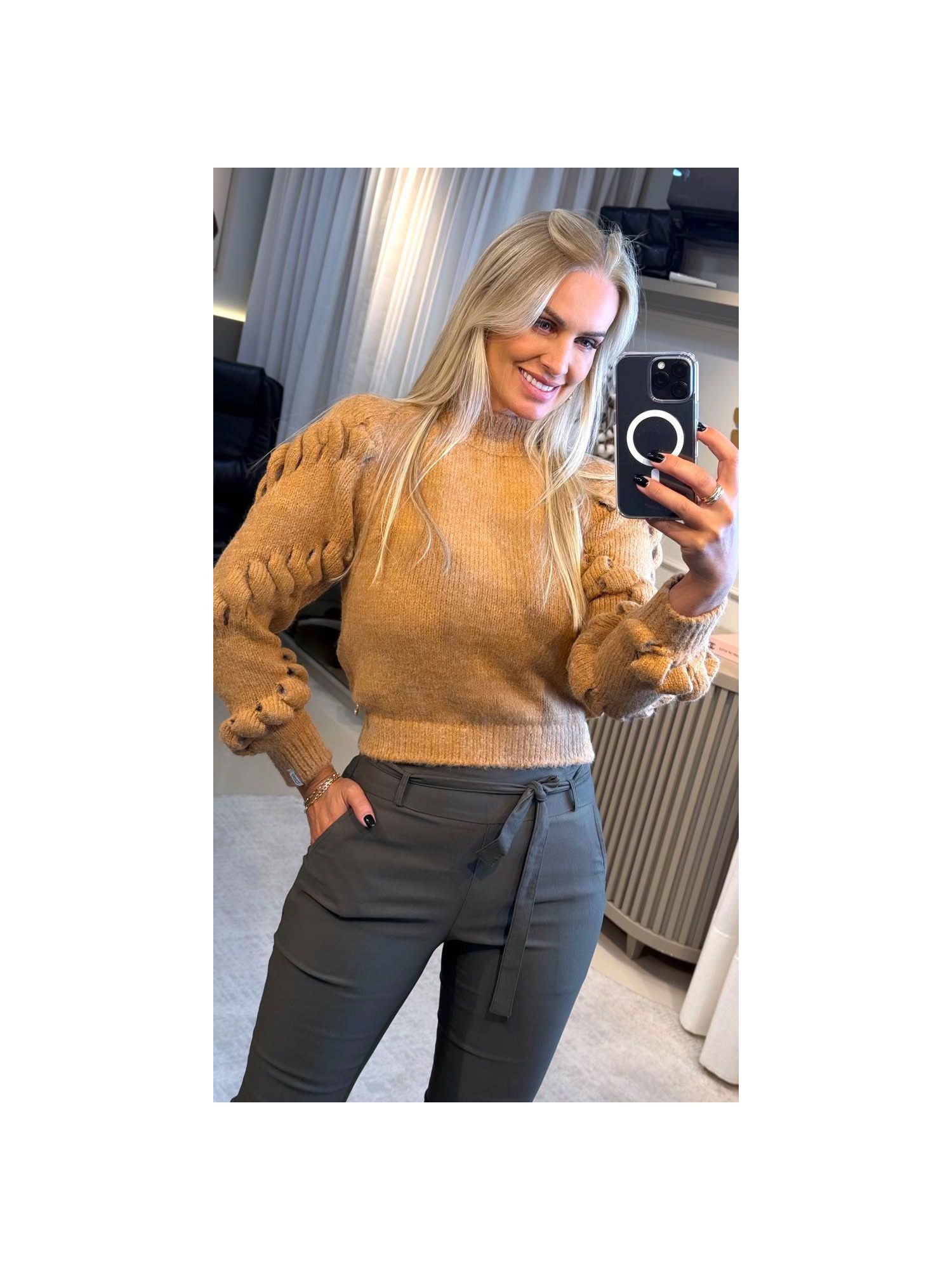 Blusa Abenção Com Detalhe Vazado Caramelo