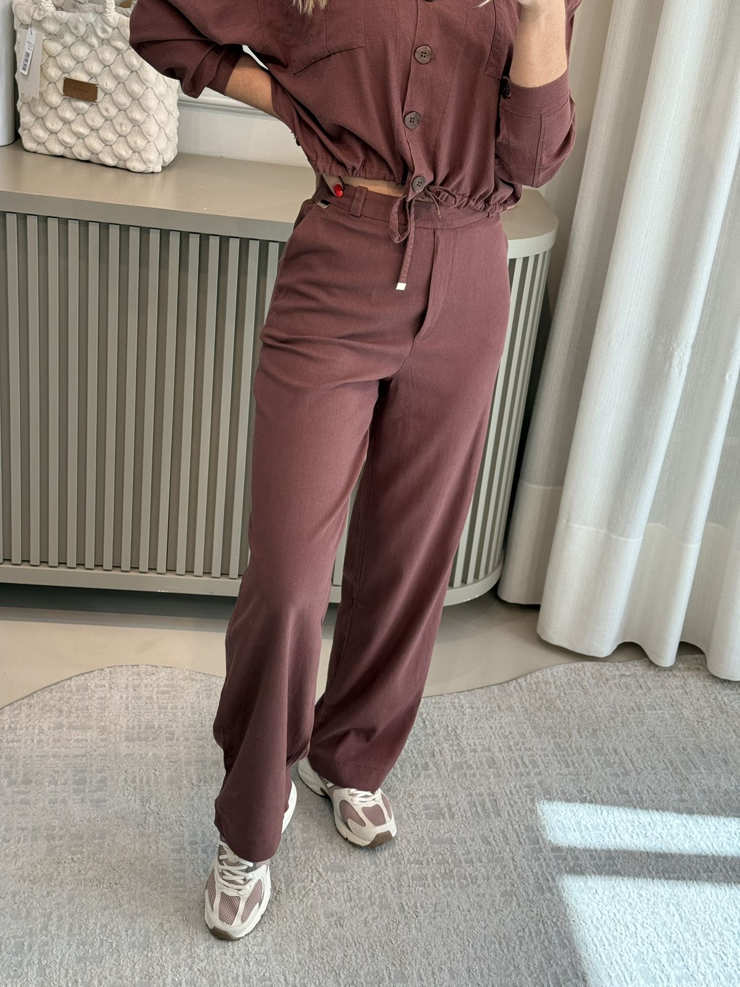 Calça Biamar Reta Com Bolsos Faca Marrom 1907 