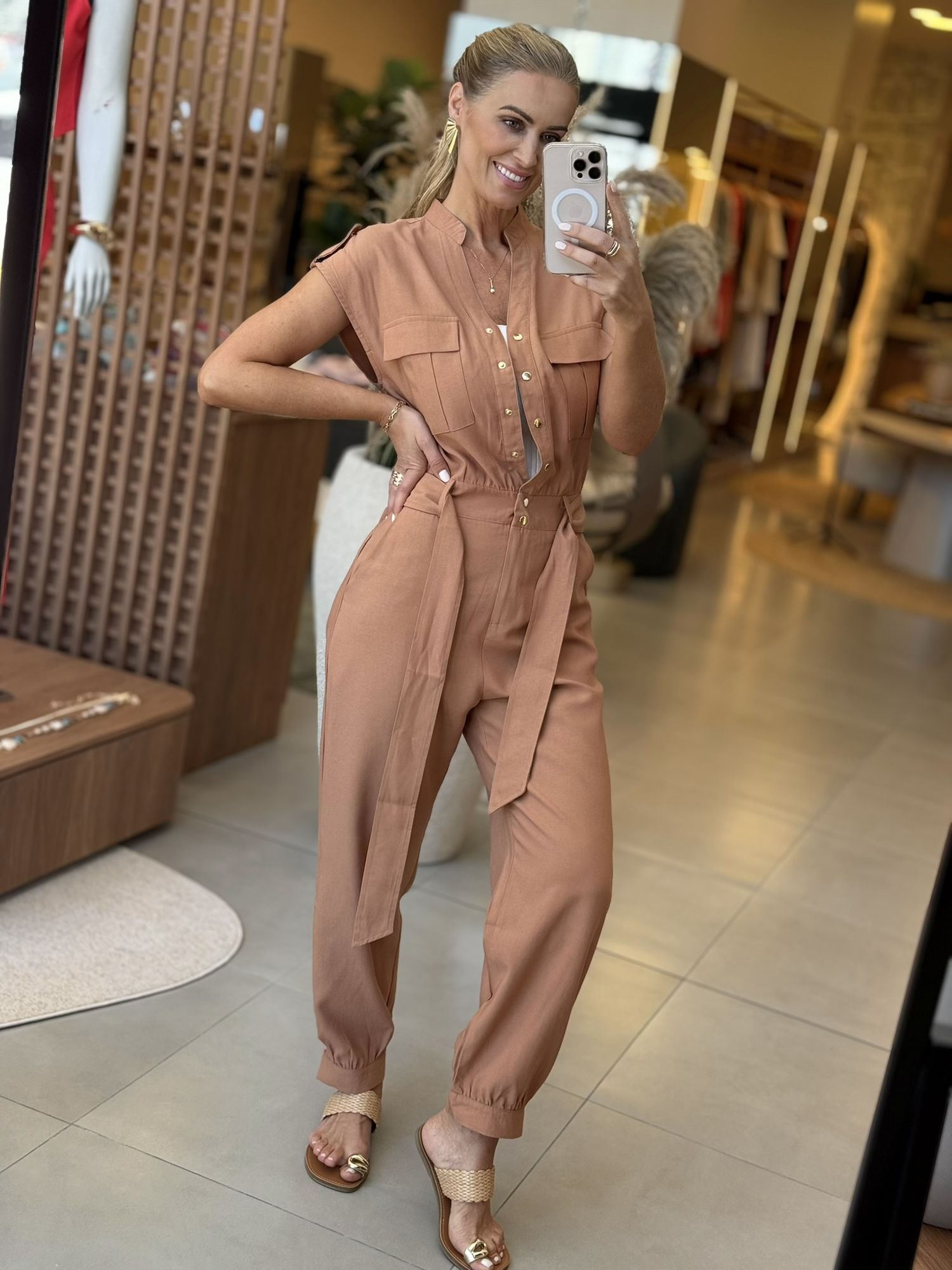 Macacão Le Bongã Com Botões Caramelo 0611