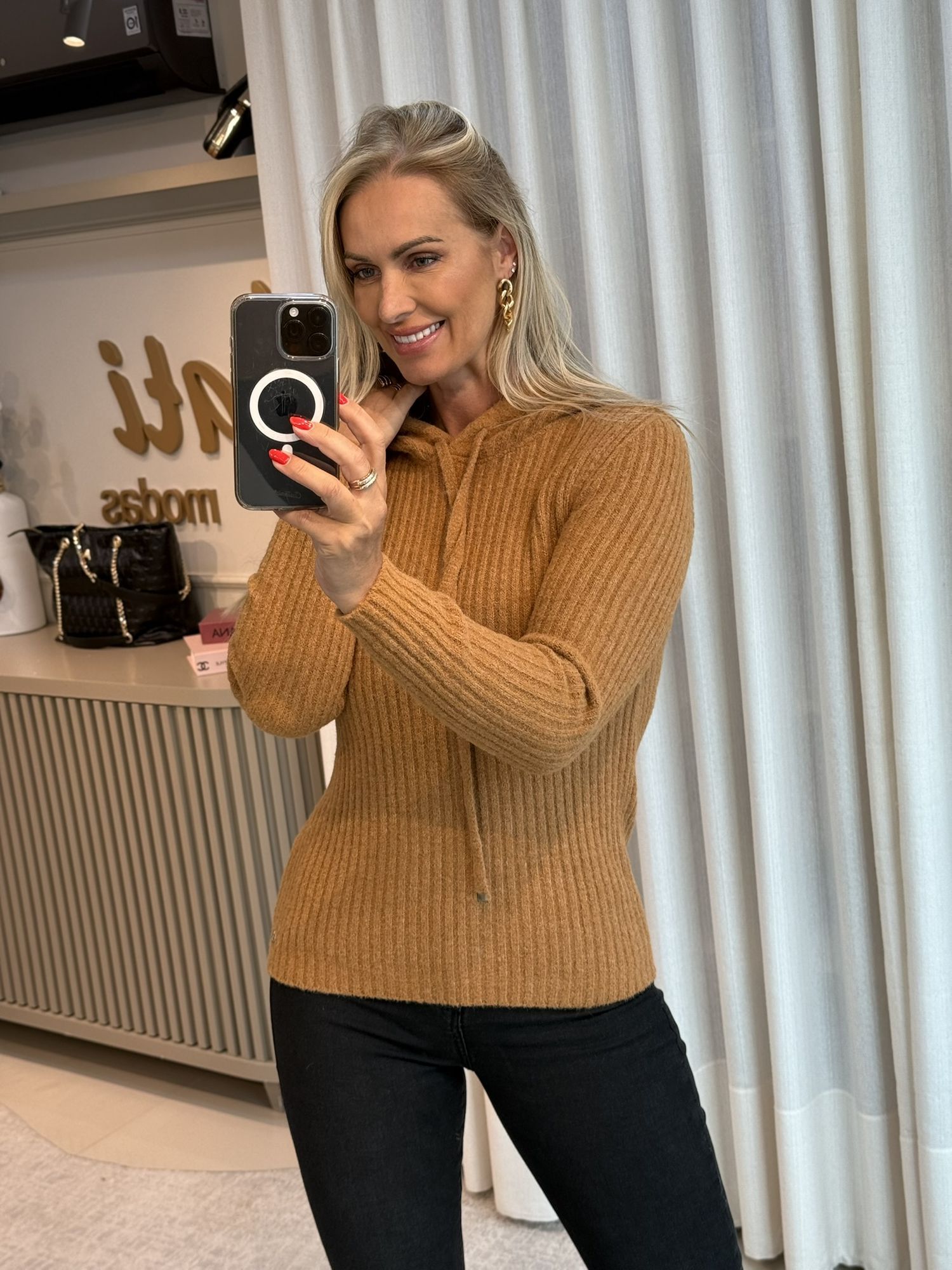 Blusa Biamar Com Capuz Caramelo