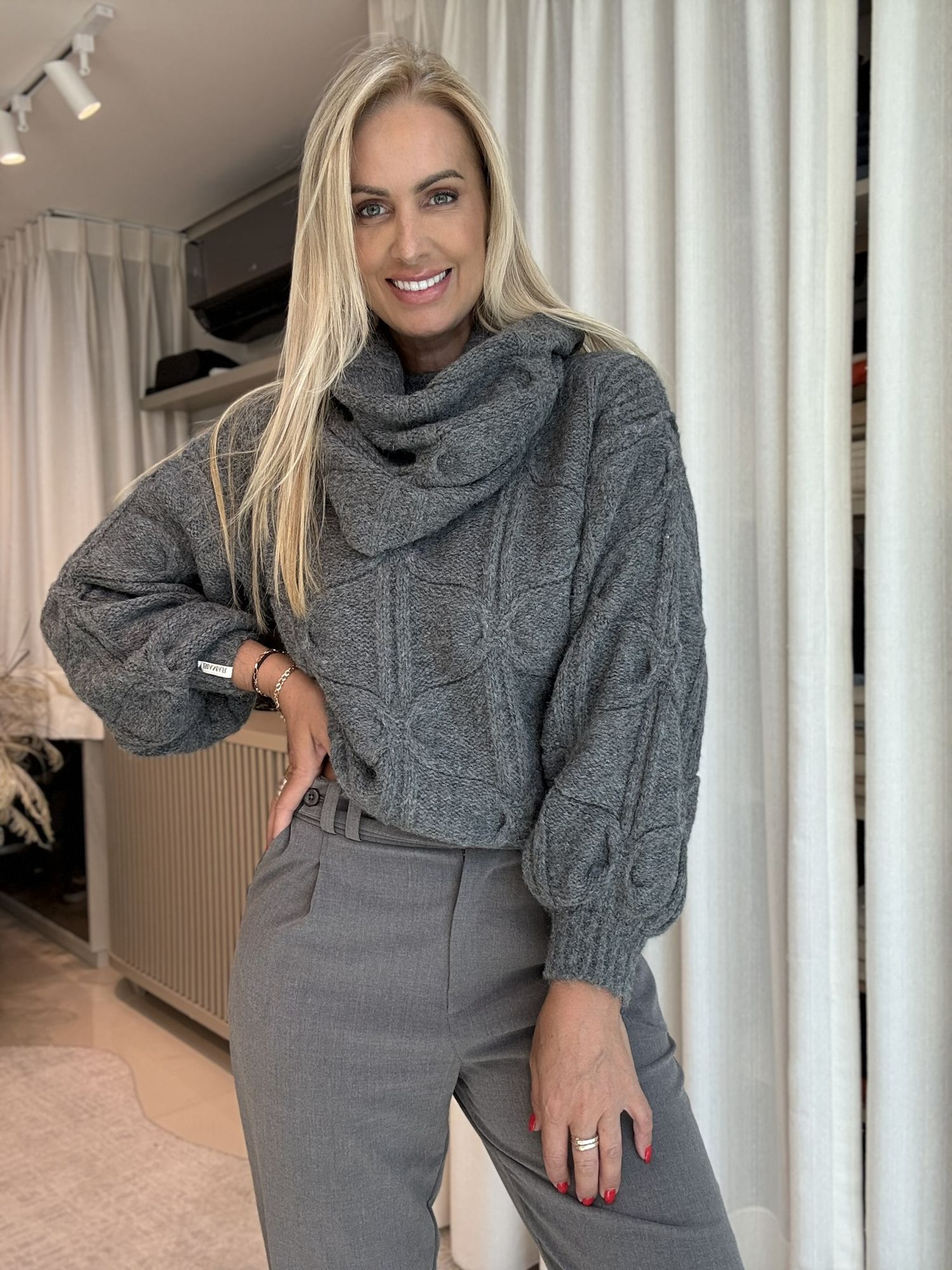 Blusa Biamar Com Gola Removível Cinza