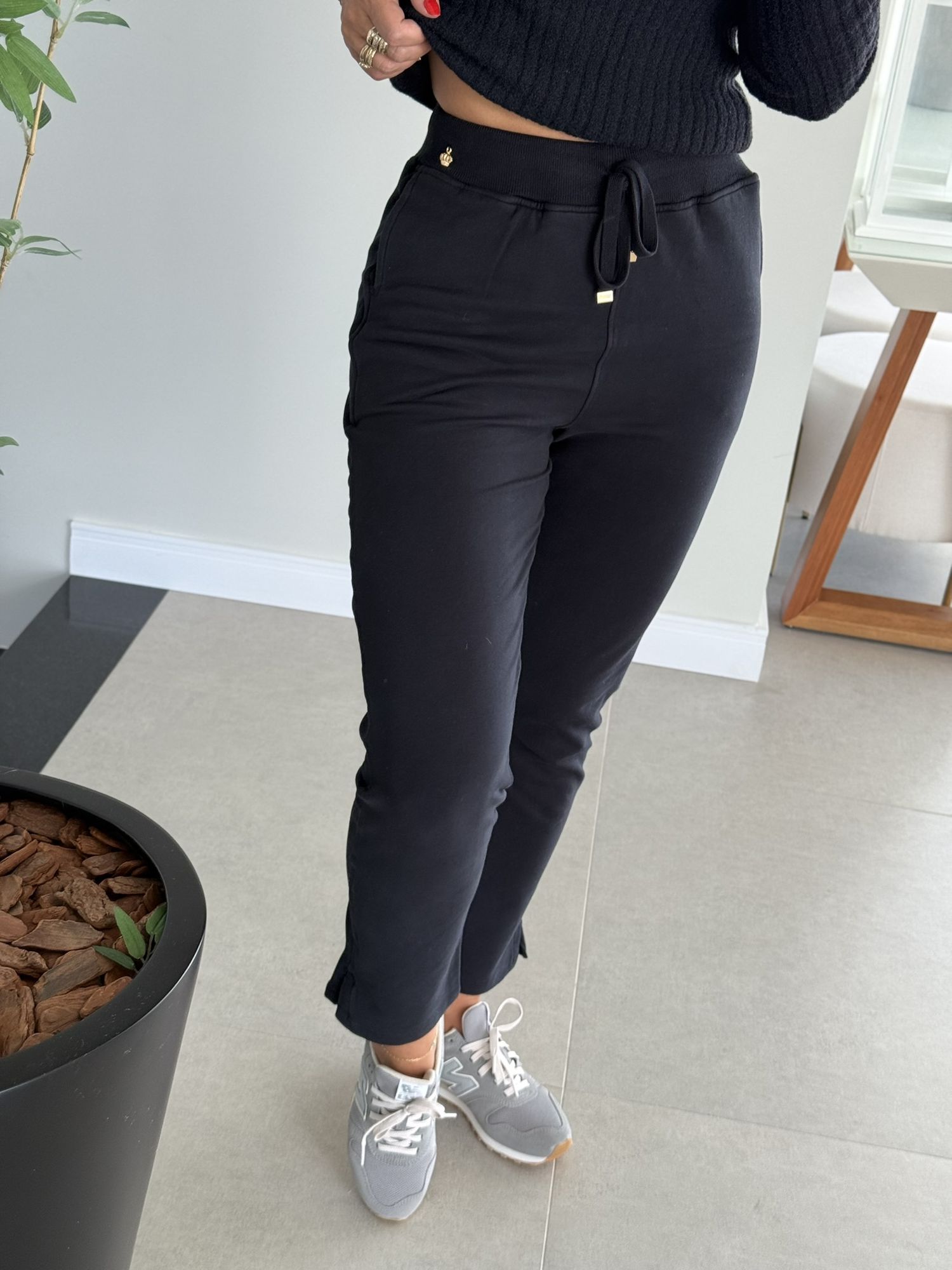 Calça Abenção De Moletom Com Cordão Preto