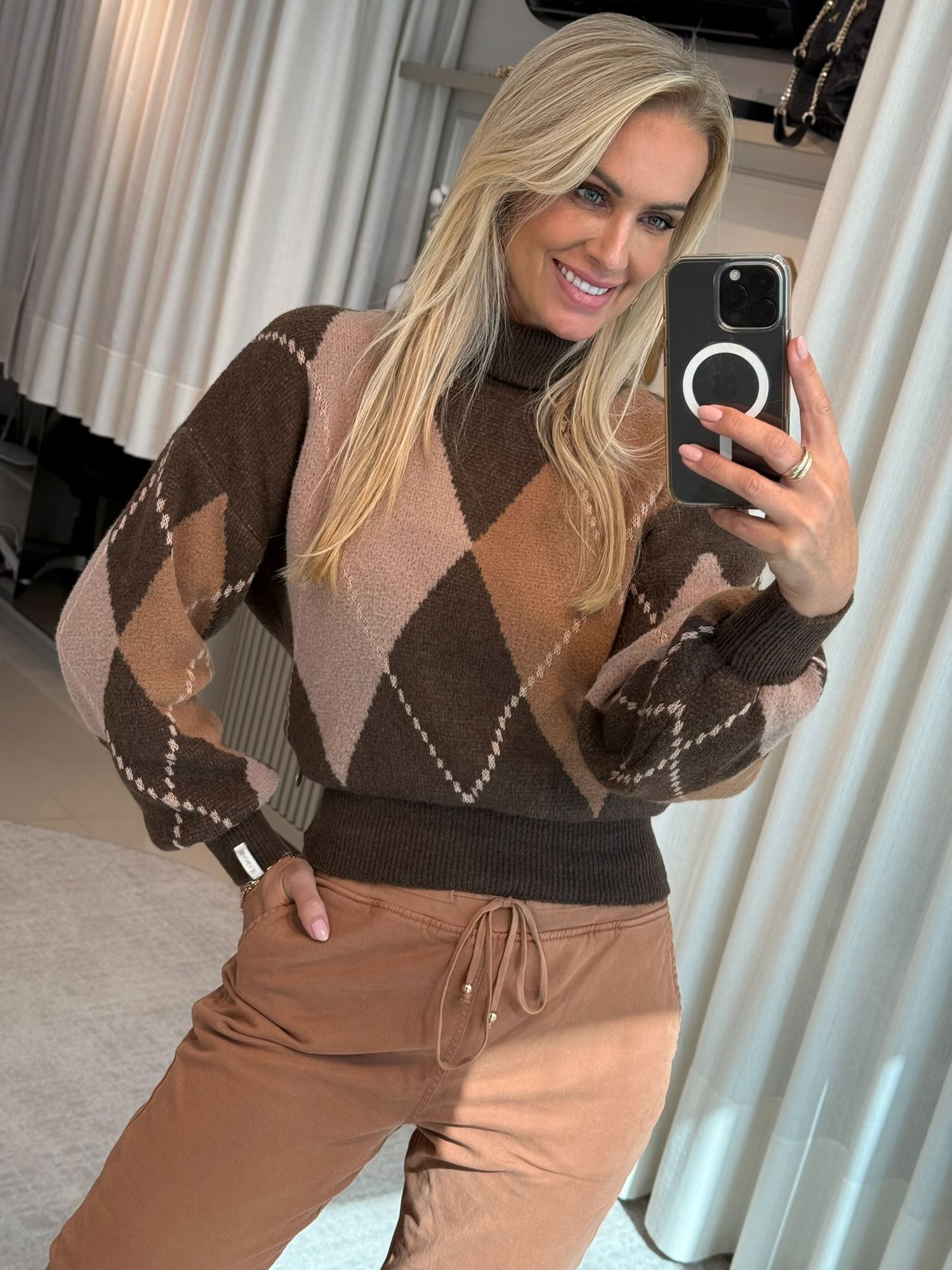 Blusa Biamar Geométrica Gola Alta Marrom 0905 