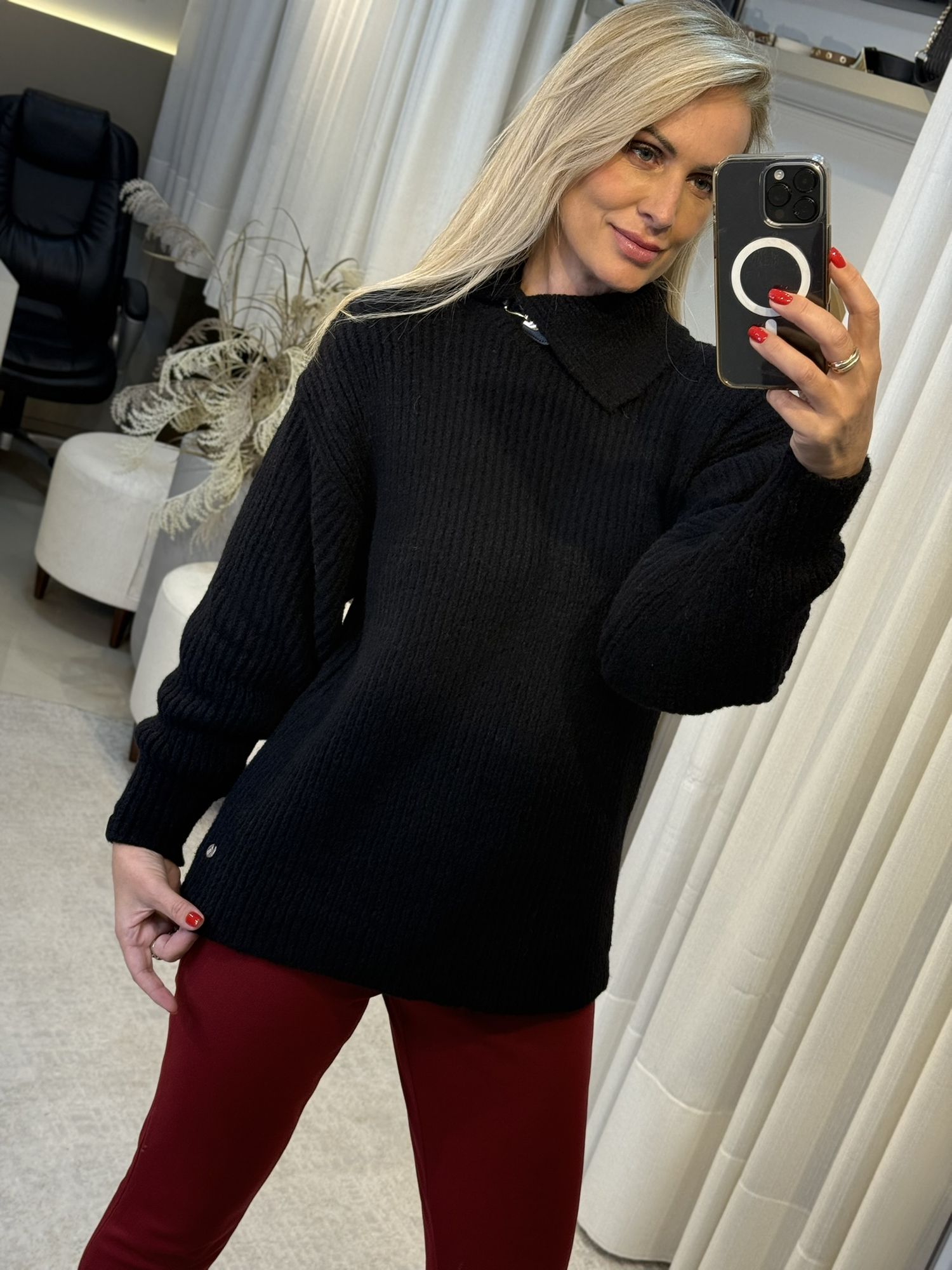 Blusa Biamar Alongada Canelada com Gola Transpassada Preto 2805